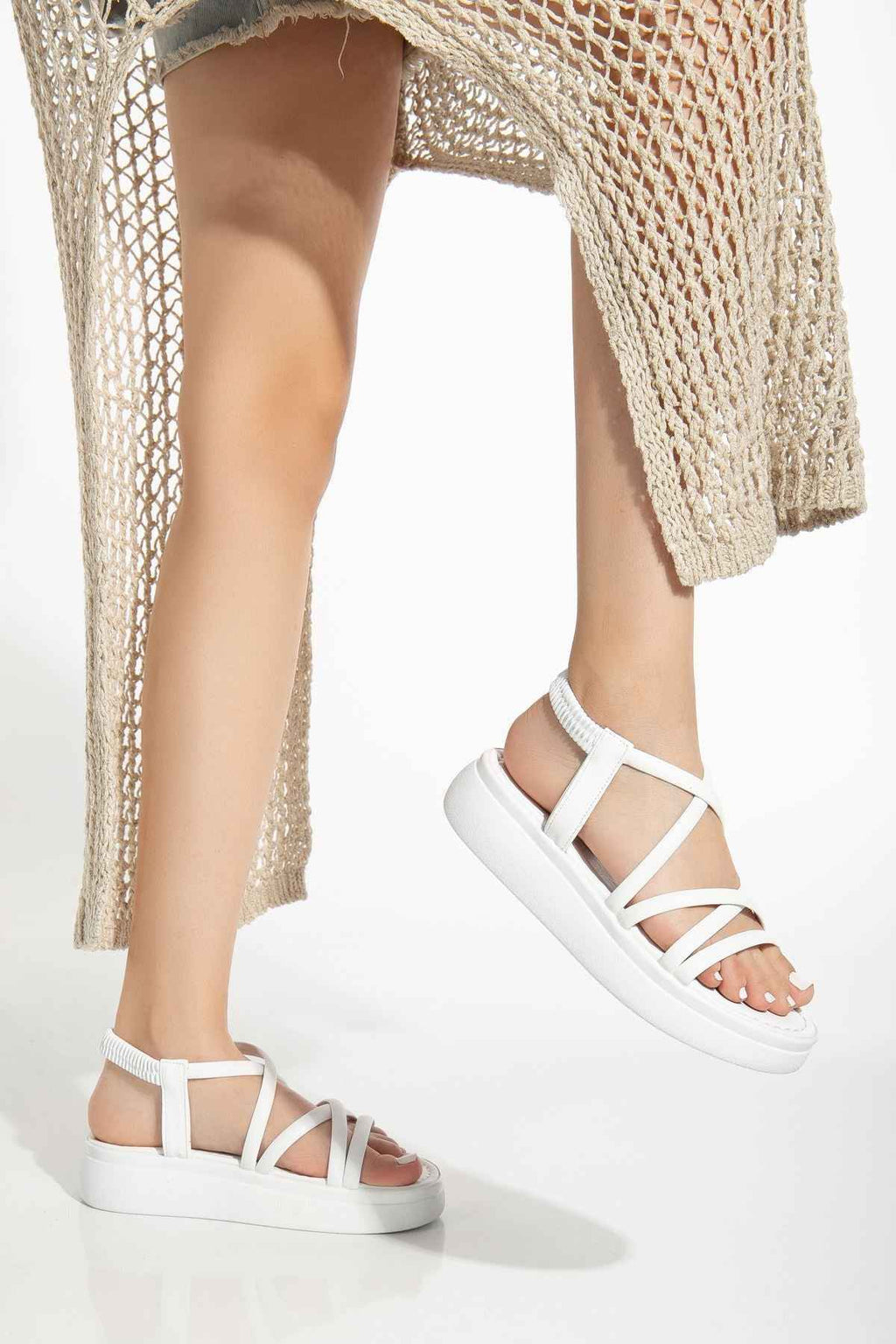 Ayakkabı Aşkı 24413-841 Beyaz Dolgu Topuk Kadın Sandalet
