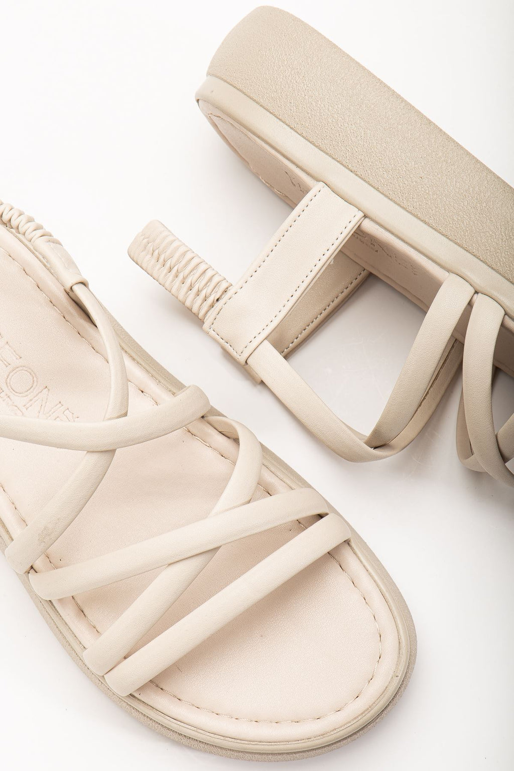 Ayakkabı Aşkı Bej Dolgu Topuk Kadın Sandalet - Ayakkabı Aşkı