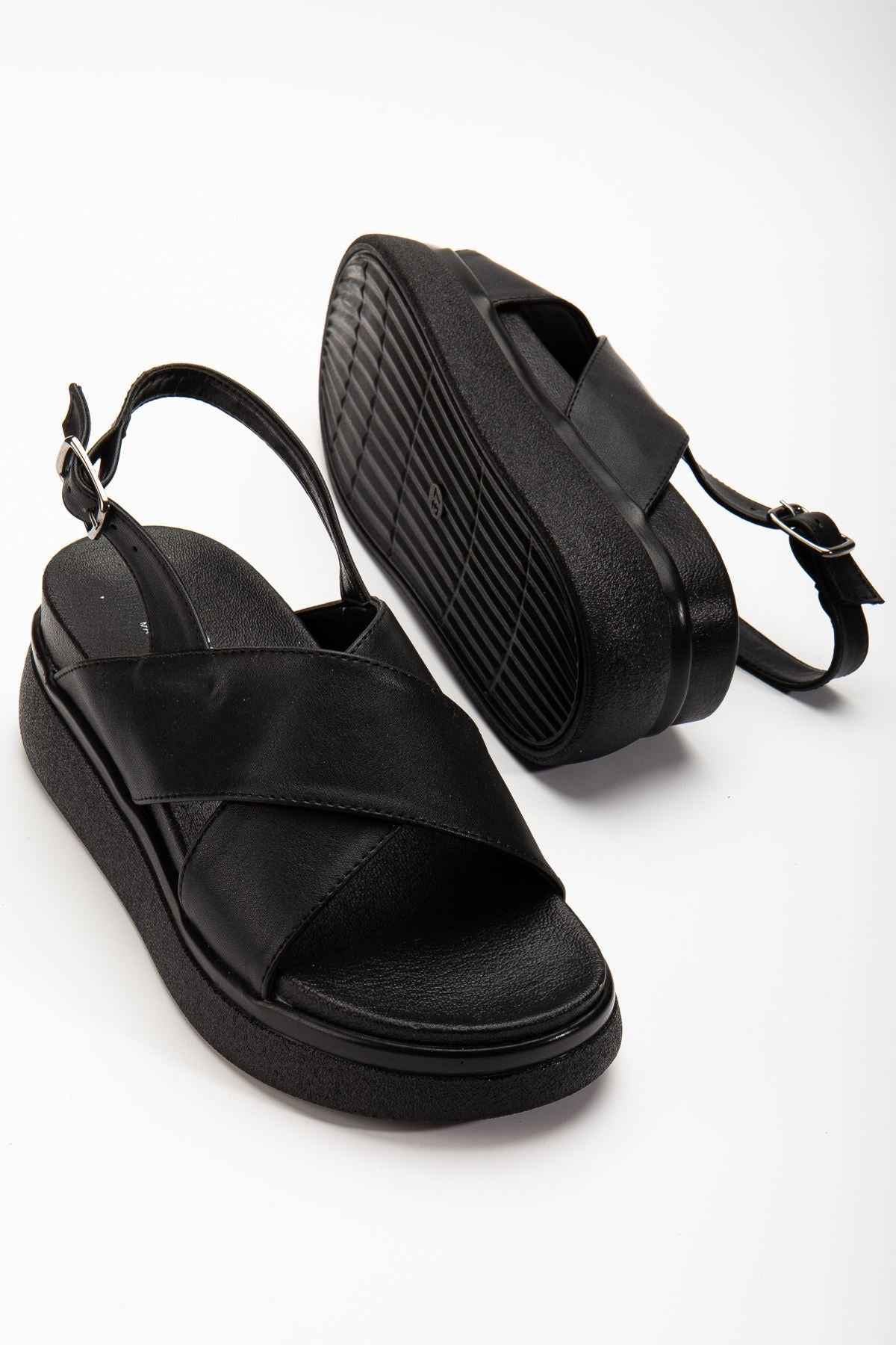 Ayakkabı Aşkı 24422-1164 Siyah Dolgu Topuk Kadın Sandalet