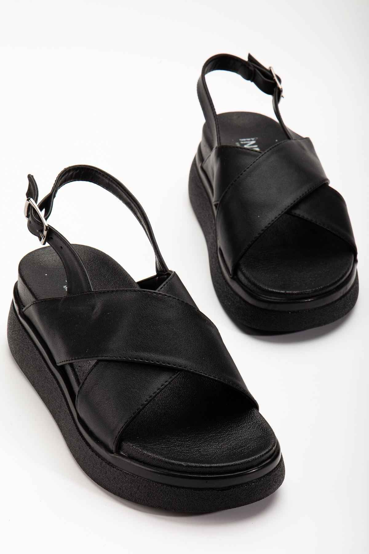 Ayakkabı Aşkı 24422-1164 Siyah Dolgu Topuk Kadın Sandalet