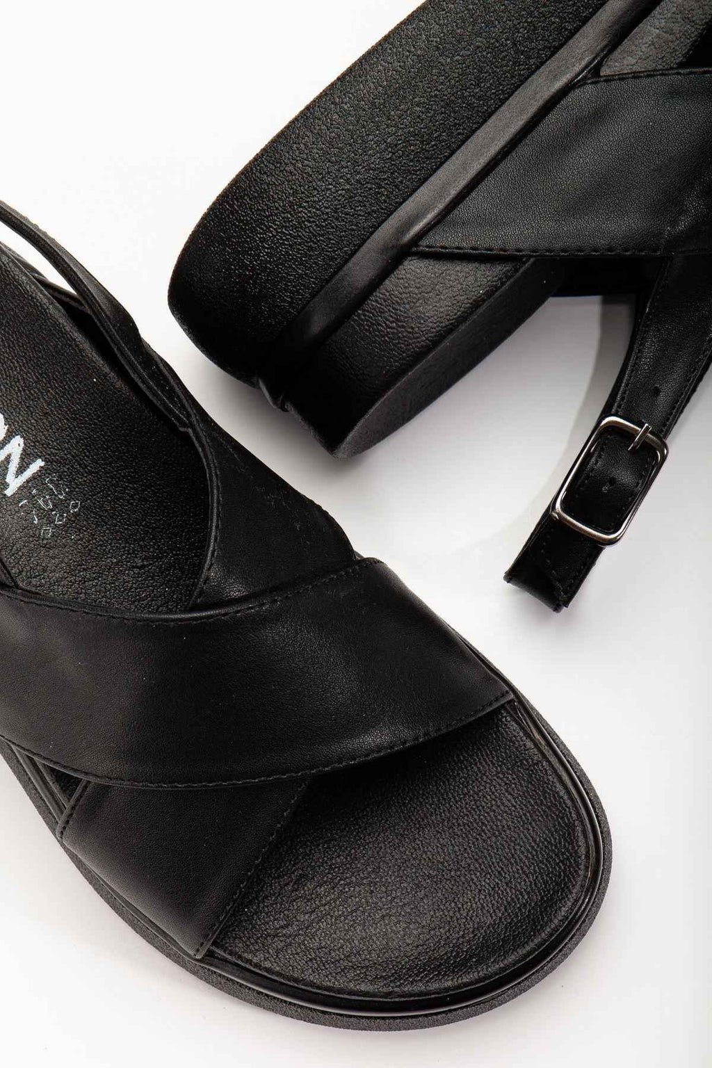 Ayakkabı Aşkı 24422-1164 Siyah Dolgu Topuk Kadın Sandalet