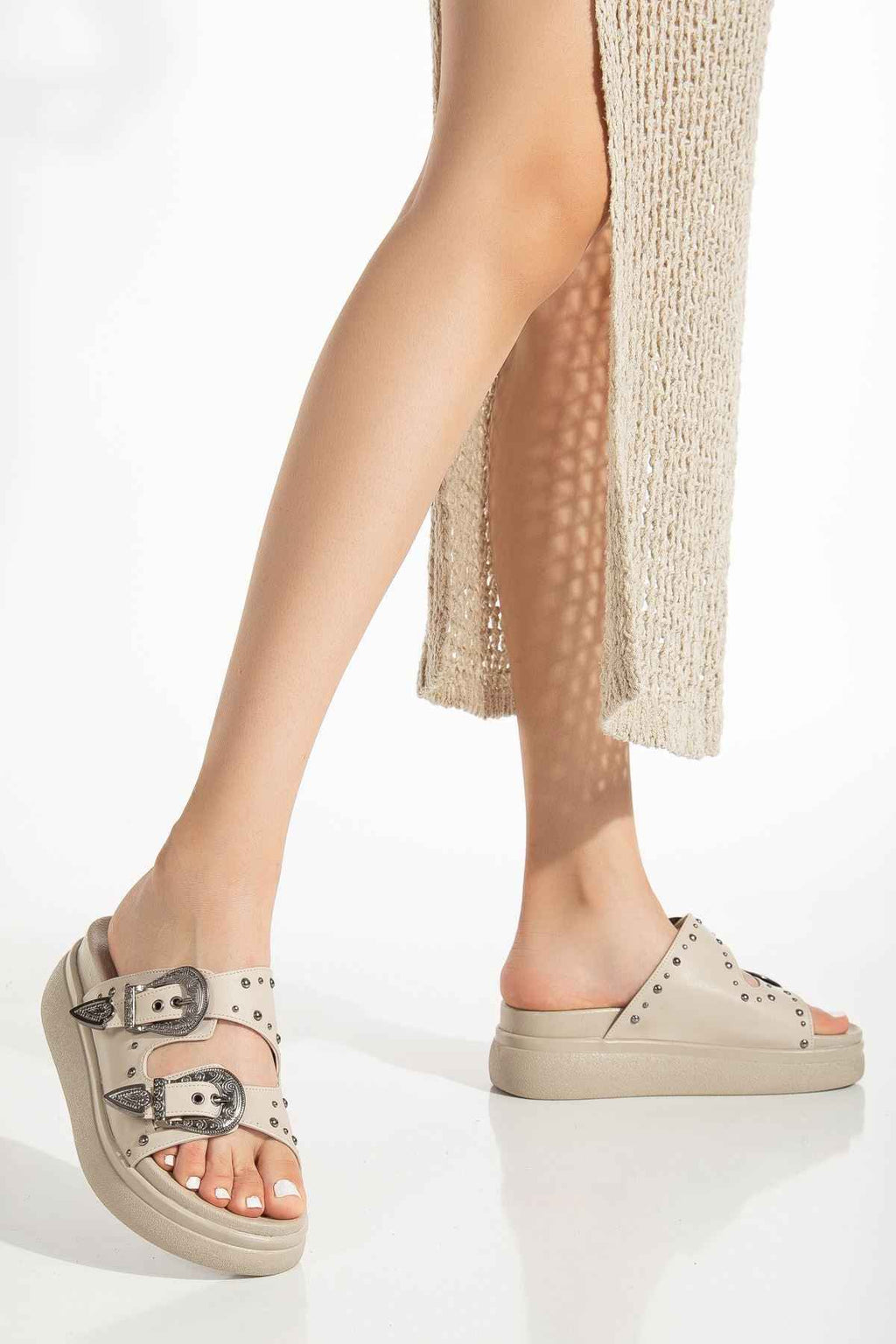 Ayakkabı Aşkı 24422-1180 Bej Dolgu Topuk Kadın Sandalet