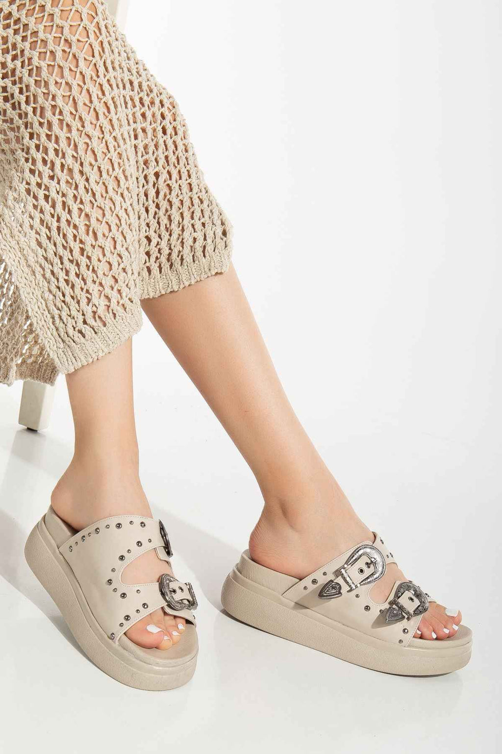 Ayakkabı Aşkı 24422-1180 Bej Dolgu Topuk Kadın Sandalet