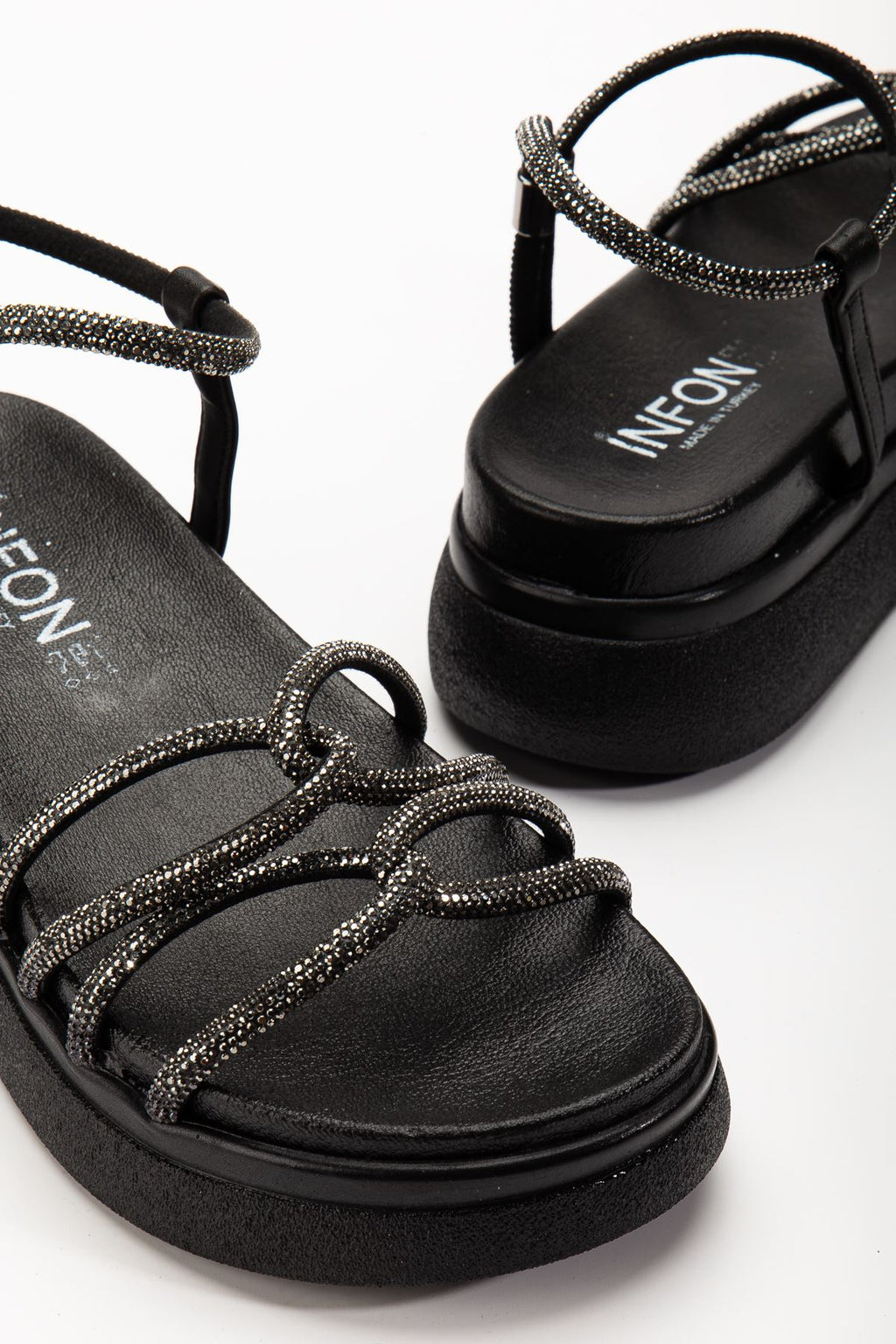 Ayakkabı Aşkı Siyah Dolgu Topuk Kadın Sandalet