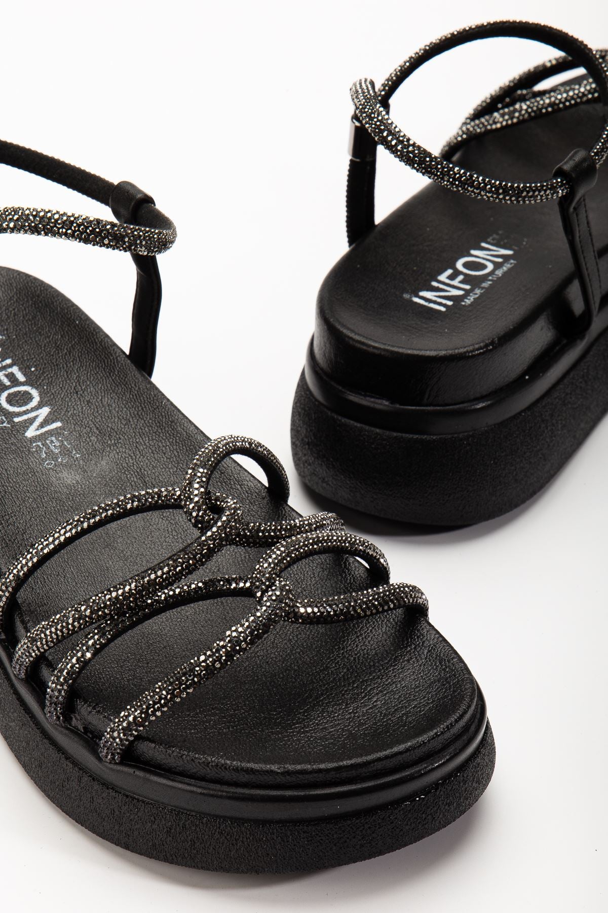 Ayakkabı Aşkı Siyah Dolgu Topuk Kadın Sandalet