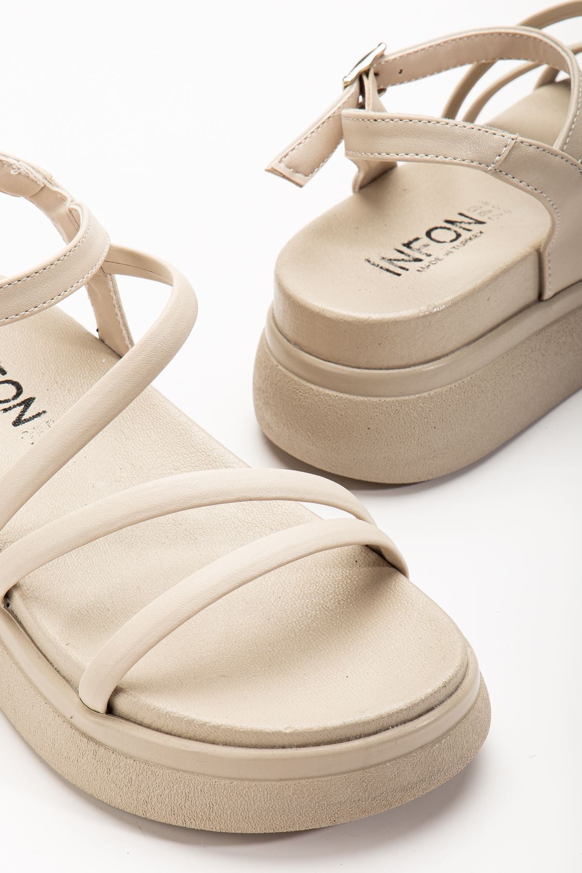 Ayakkabı Aşkı Bej Dolgu Topuk Kadın Sandalet