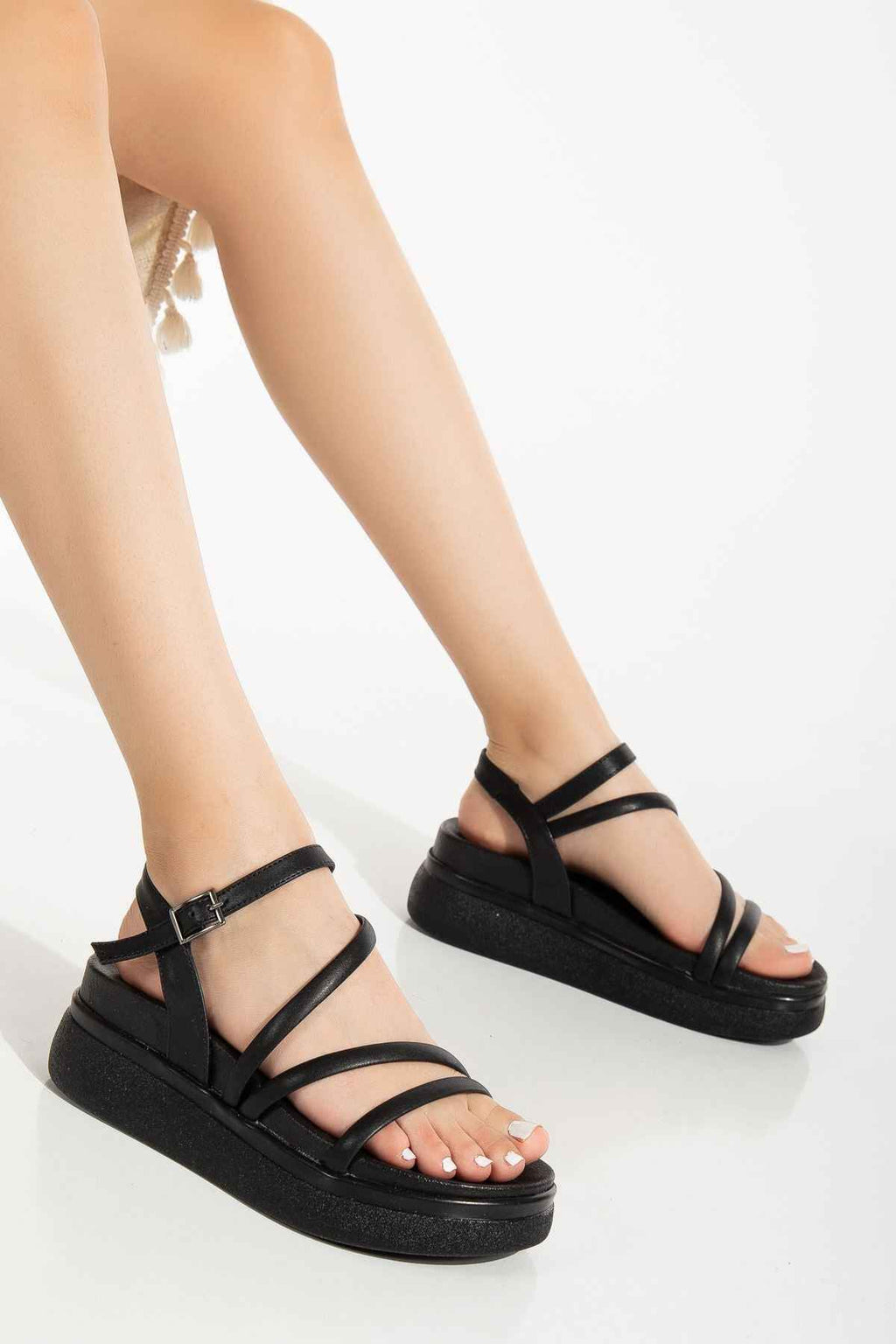 Ayakkabı Aşkı 24422-844 Siyah Dolgu Topuk Kadın Sandalet