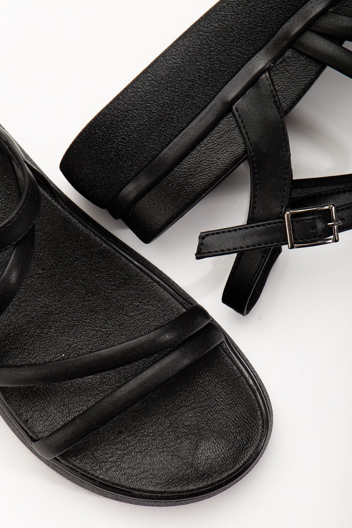 Ayakkabı Aşkı Siyah Dolgu Topuk Kadın Sandalet