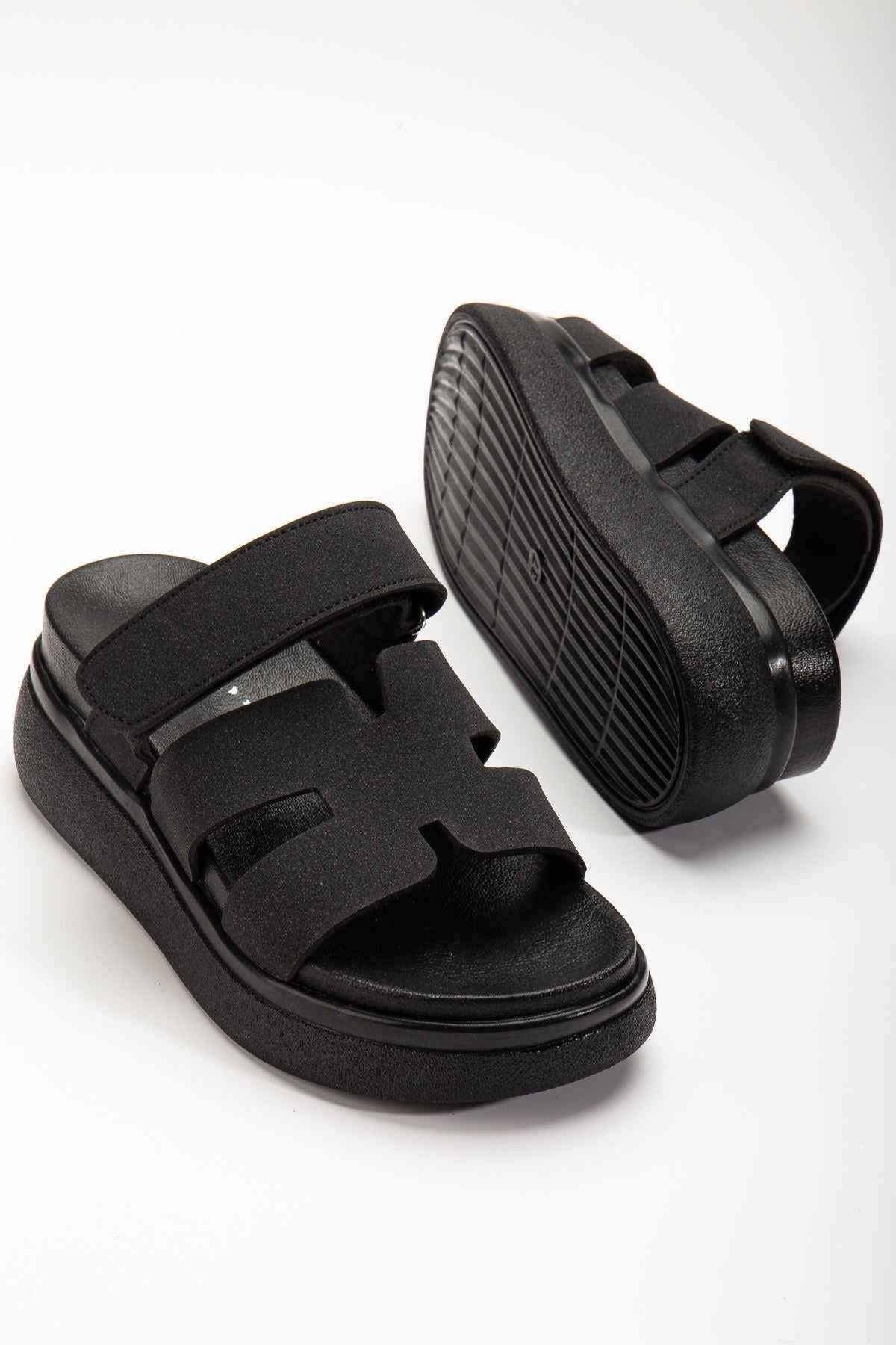 Ayakkabı Aşkı 24422-Hermes Siyah Dolgu Topuk Kadın Sandalet