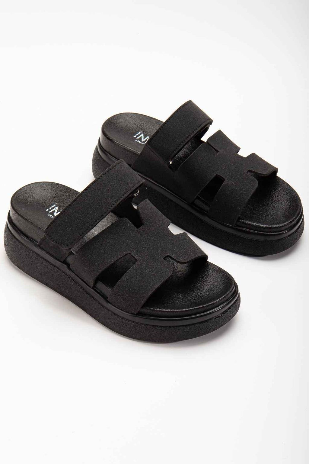 Ayakkabı Aşkı 24422-Hermes Siyah Dolgu Topuk Kadın Sandalet