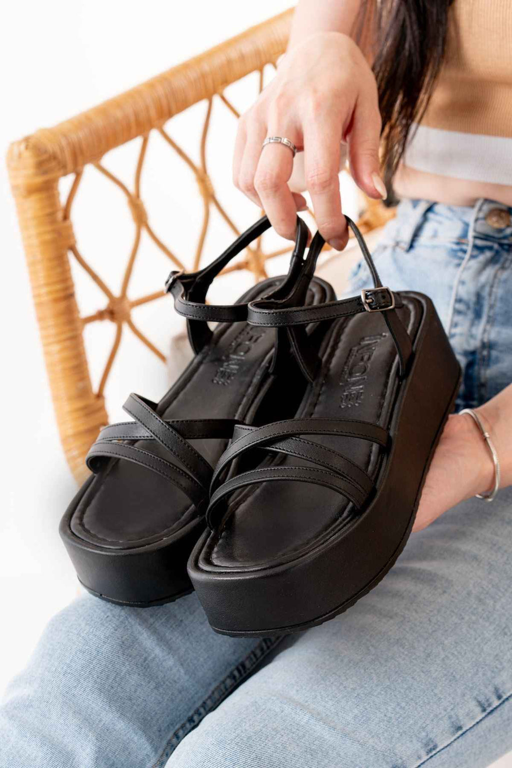 Ayakkabı Aşkı 861-1016 Siyah Dolgu Kadın Sandalet