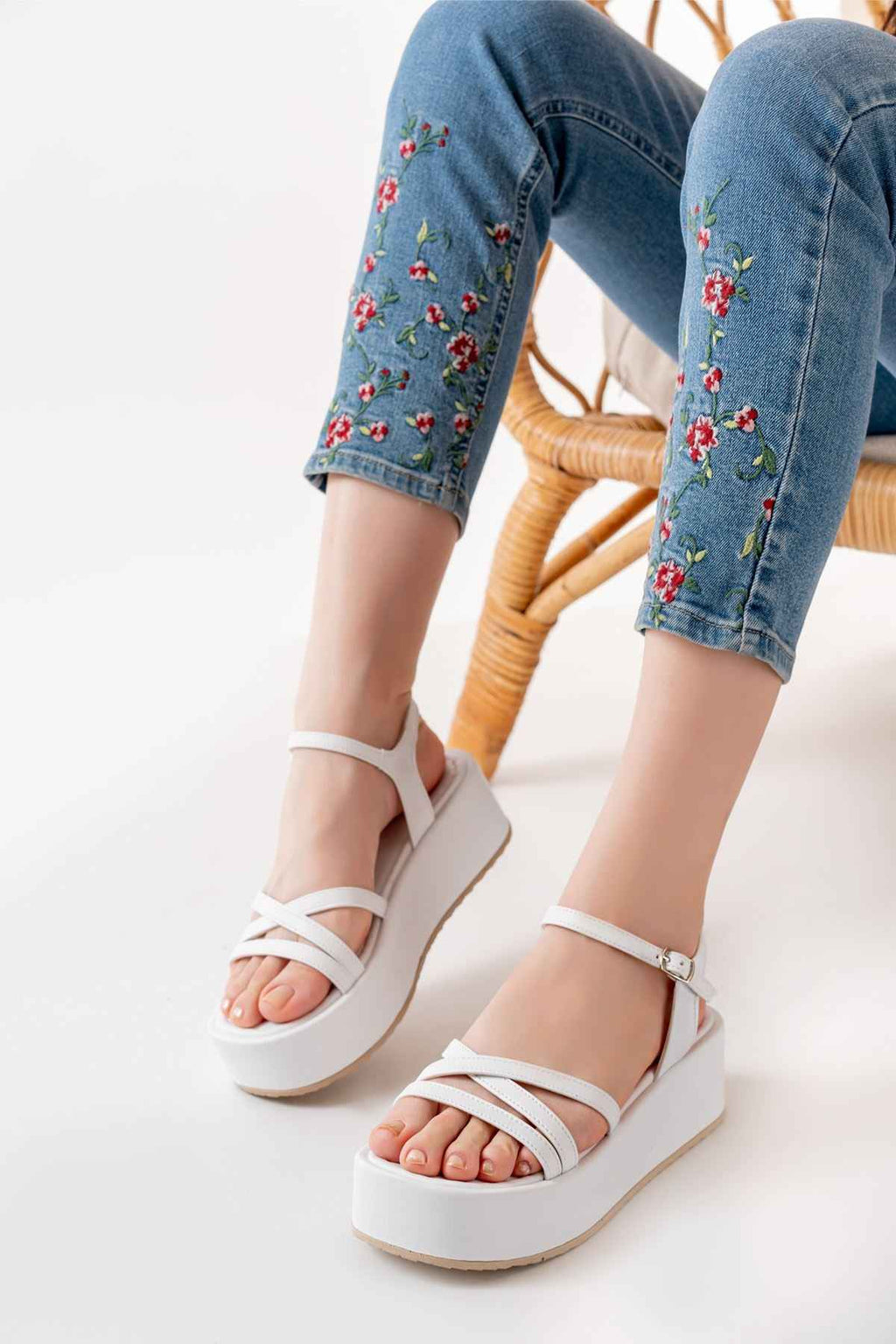 Ayakkabı Aşkı 861-1016 Beyaz Dolgu Kadın Sandalet