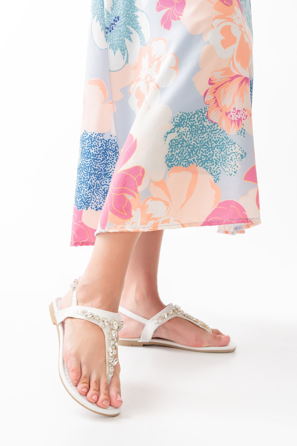 Ayakkabı Aşkı Beyaz Gümüş Taşlı Parmak Arası Kadın Sandalet - Ayakkabı Aşkı