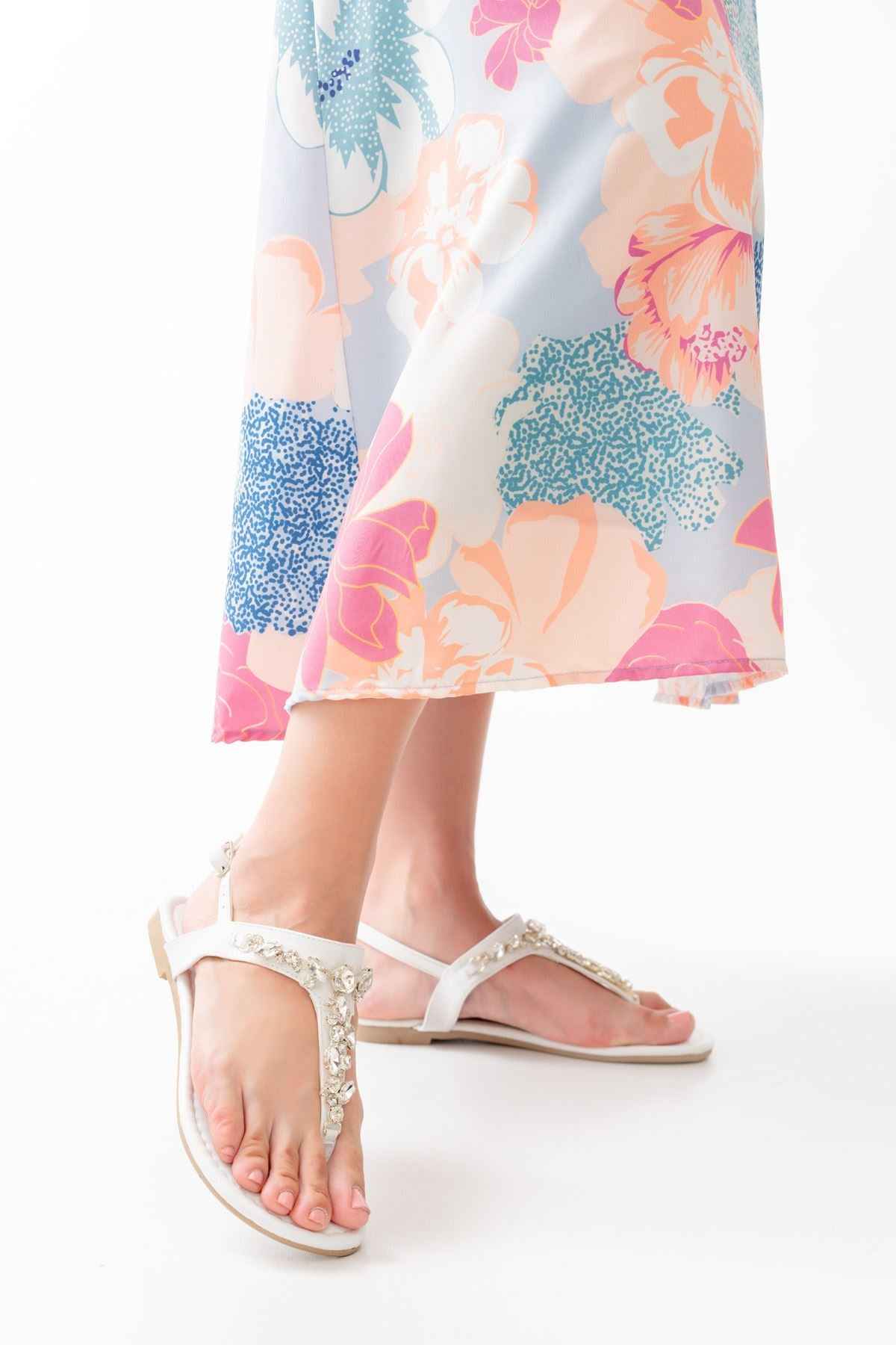 Ayakkabı Aşkı 152-1110 Beyaz Gümüş Taşlı Parmak Arası Kadın Sandalet