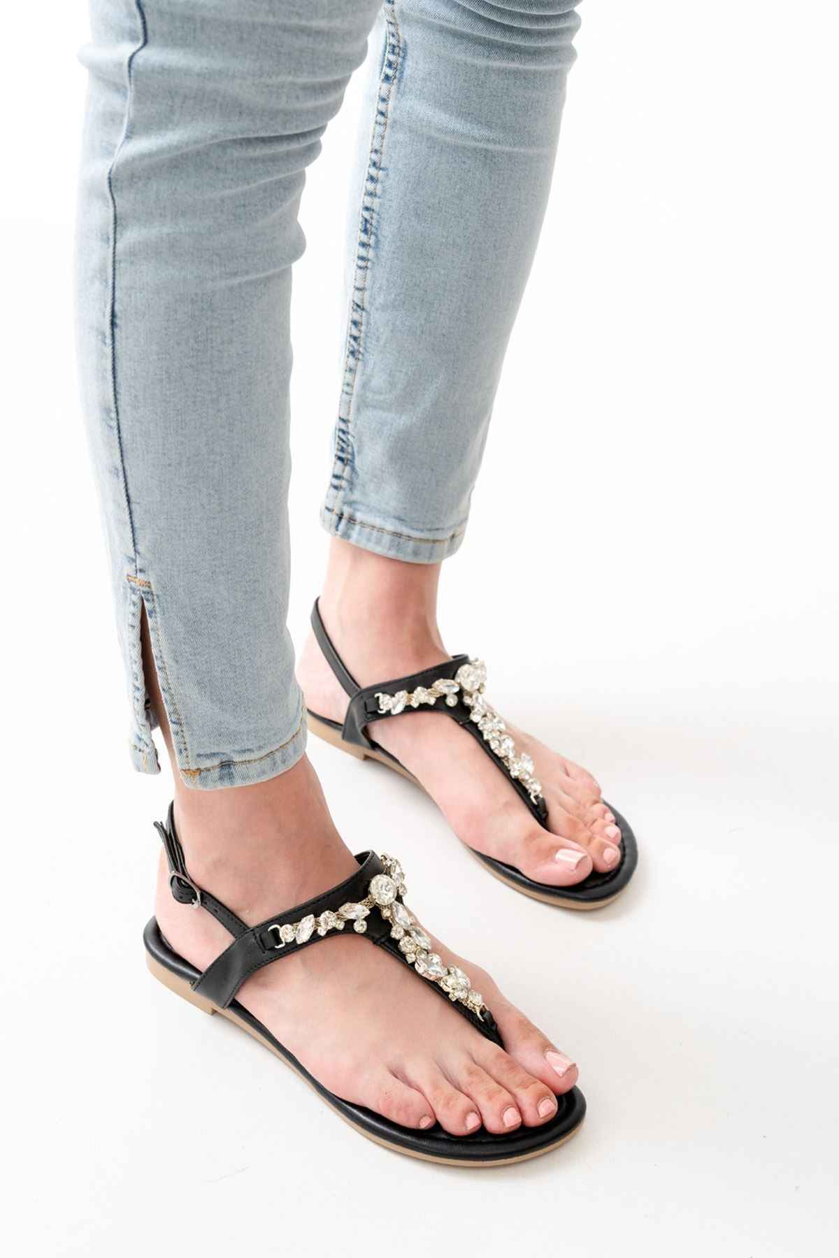 Ayakkabı Aşkı 152-1110 Siyah Gümüş Taşlı Parmak Arası Kadın Sandalet