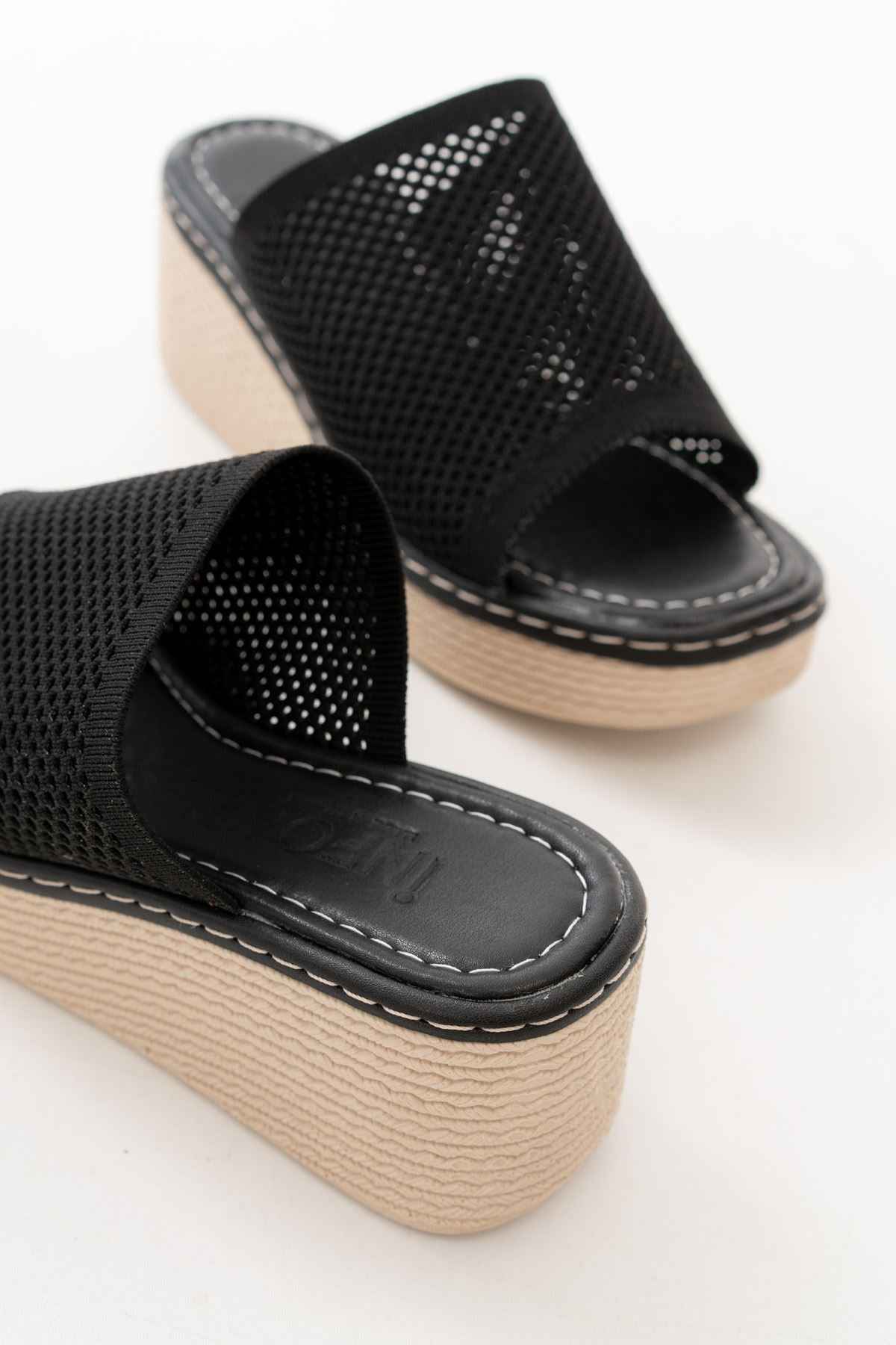 Ayakkabı Aşkı 232-460 Siyah Triko Günlük Ortopedik Dolgu Topuk Kadın Terlik