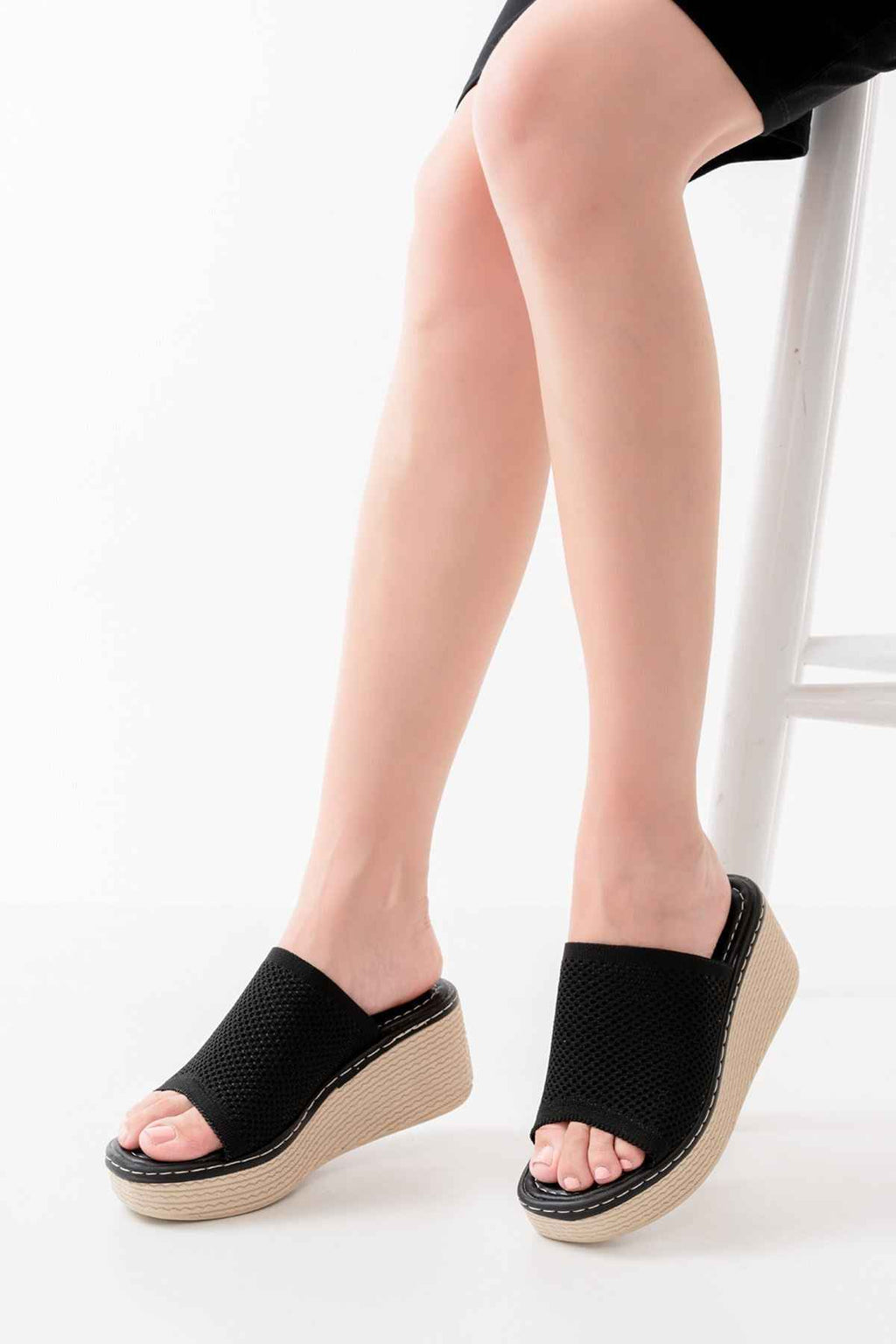 Ayakkabı Aşkı 232-460 Siyah Triko Günlük Ortopedik Dolgu Topuk Kadın Terlik