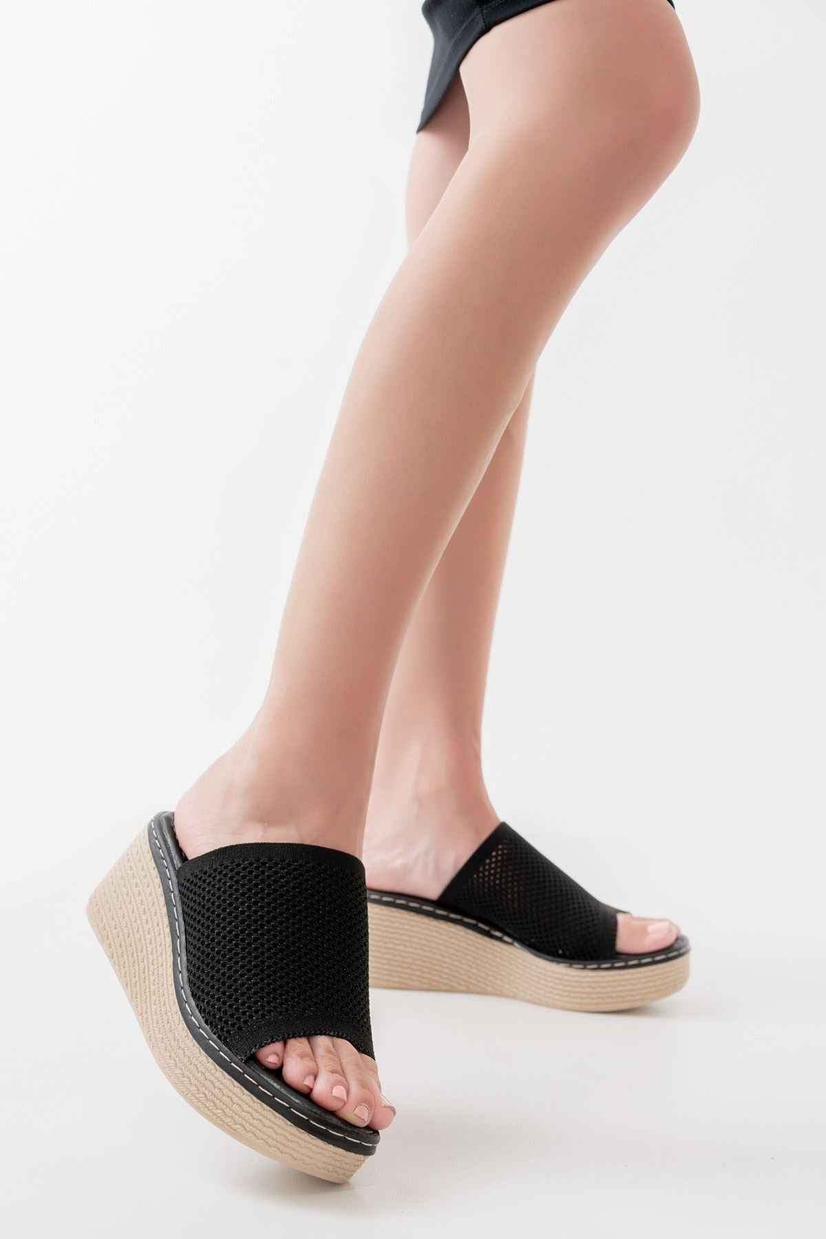 Ayakkabı Aşkı 232-460 Siyah Triko Günlük Ortopedik Dolgu Topuk Kadın Terlik