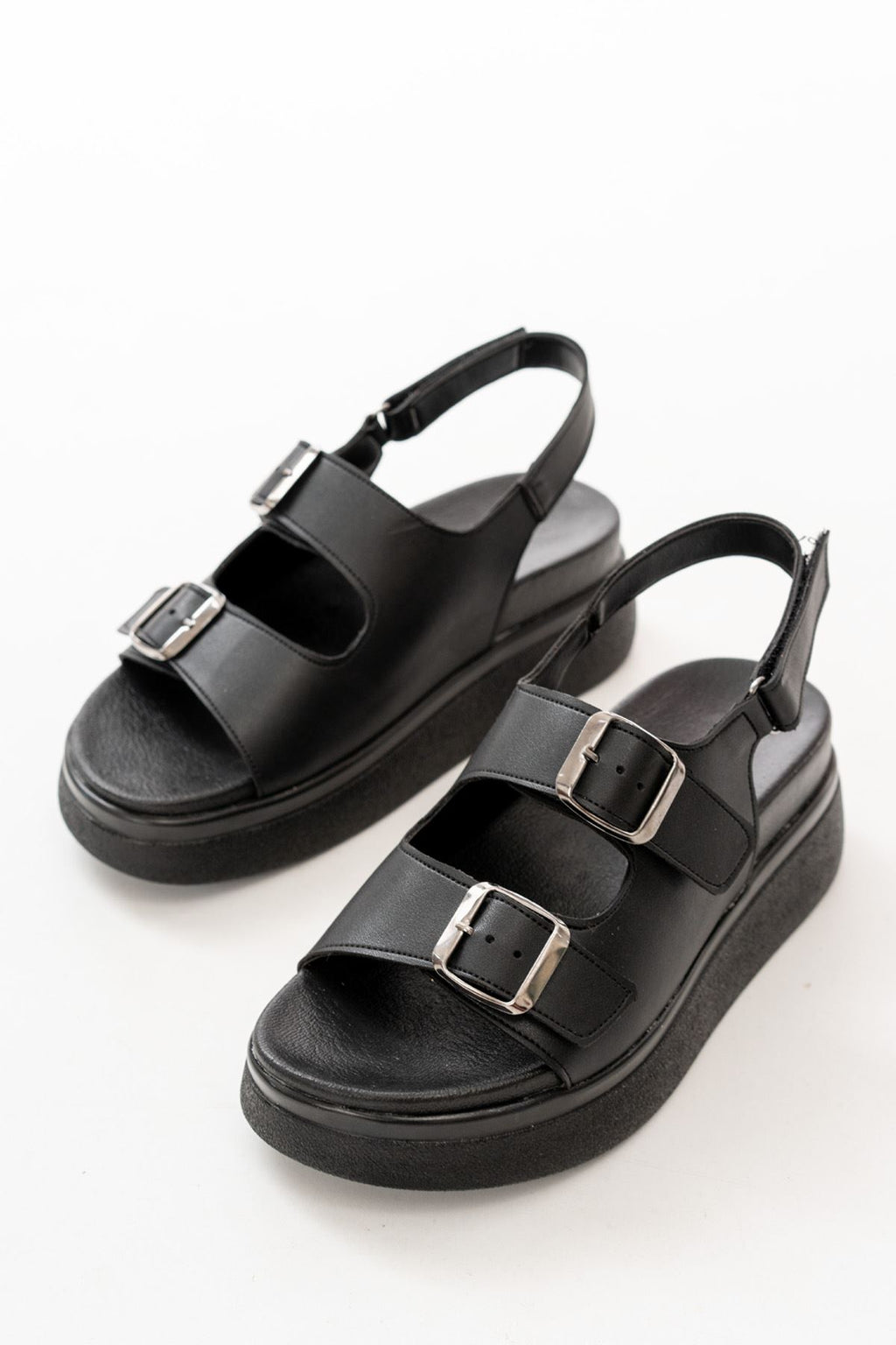 24422-1185 Siyah Dolgu Topuk Kadın Sandalet - Siyah