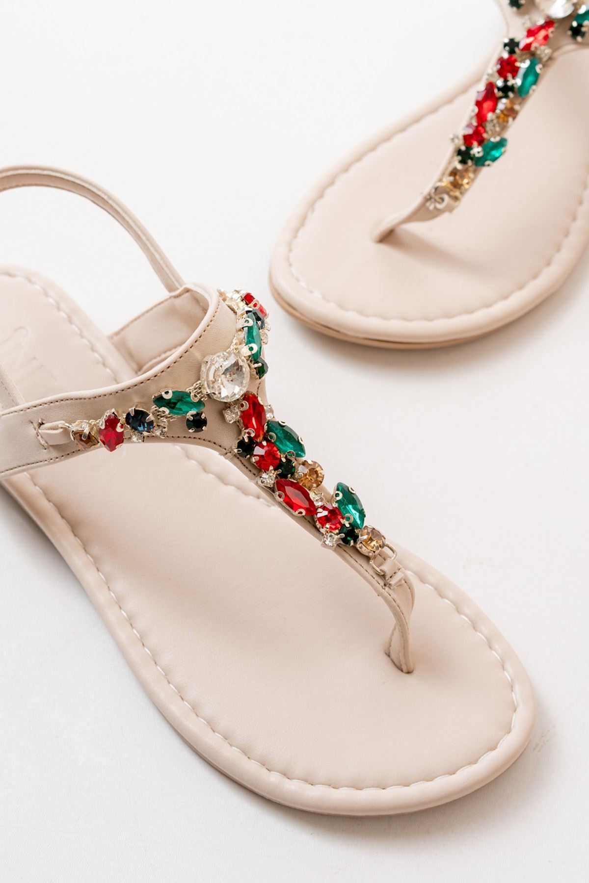 Ayakkabı Aşkı Bej Multi Taşlı Parmak Arası Kadın Sandalet