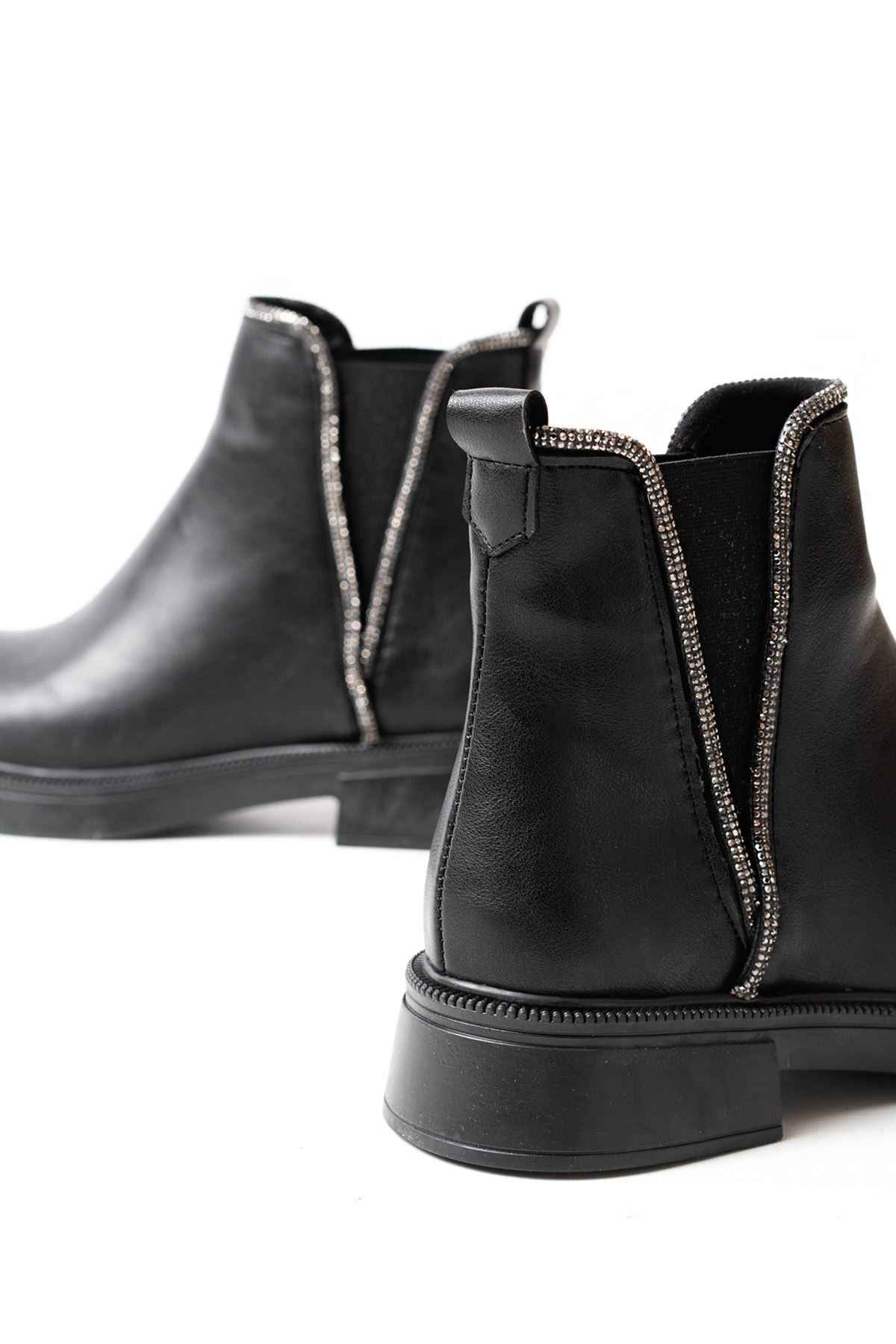 Ayakkabı Aşkı 02-02 Siyah Taş Aksesuarlı Lastikli Günlük Kadın Bot