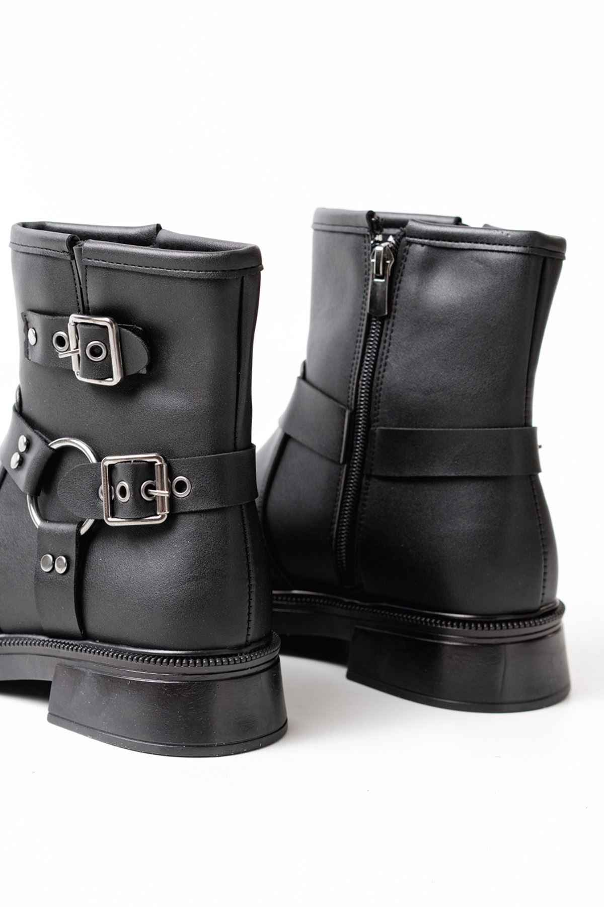 Ayakkabı Aşkı 02-2013 Siyah Toka Aksesuarlı Fermuarlı Günlük Kadın Bot