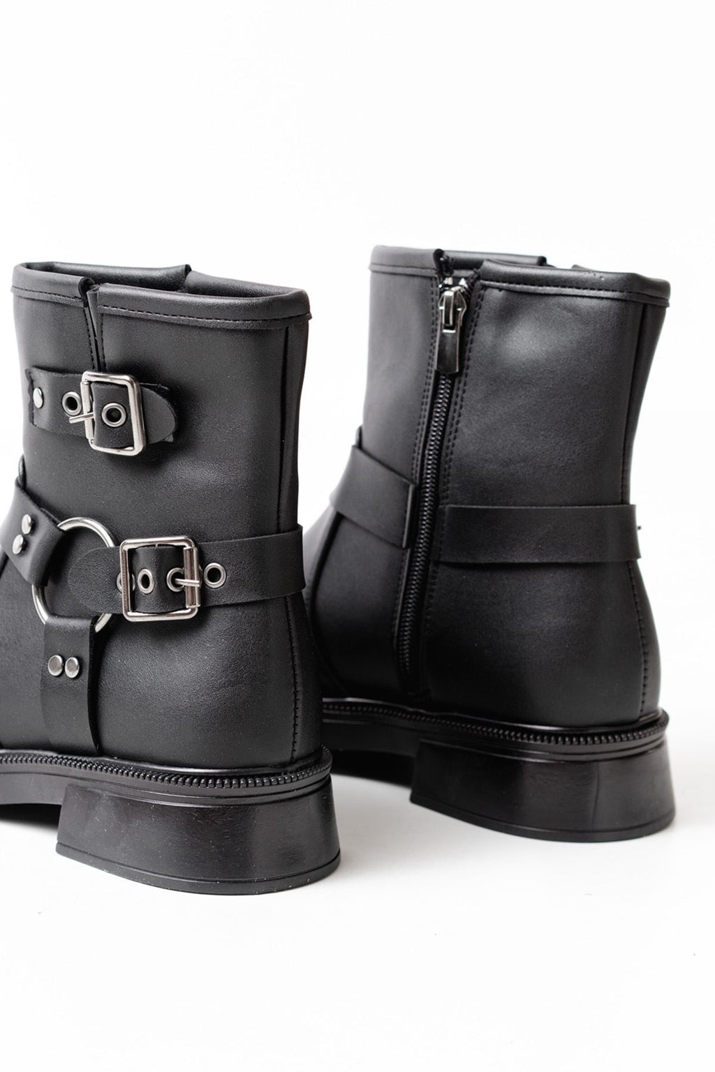 Ayakkabı Aşkı Siyah Toka Aksesuarlı Fermuarlı Günlük Kadın Bot