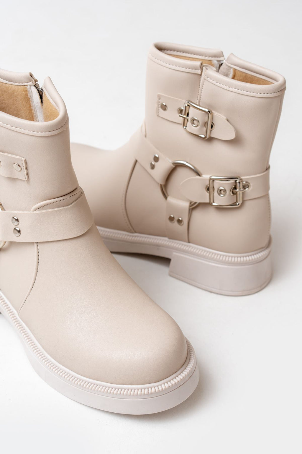 Ayakkabı Aşkı Bej Toka Aksesuarlı Fermuarlı Günlük Kadın Bot - Ayakkabı Aşkı