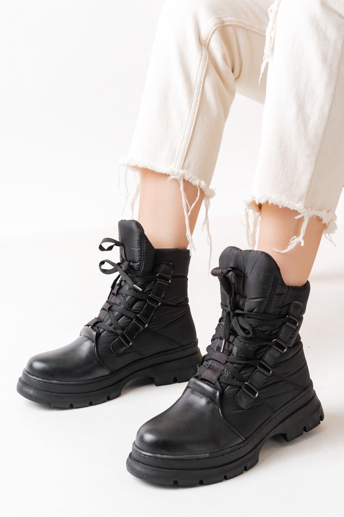 Ayakkabı Aşkı Siyah Bağcıklı Su Geçirmez Kadın Kar Botu