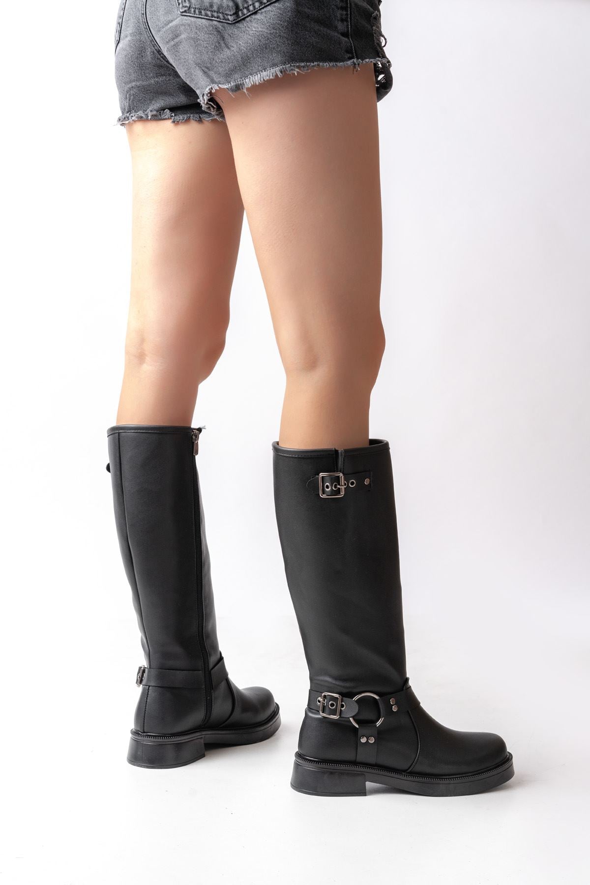 02-312 Siyah Toka Aksesuarlı Fermuarlı Günlük Kadın Çizme - Siyah