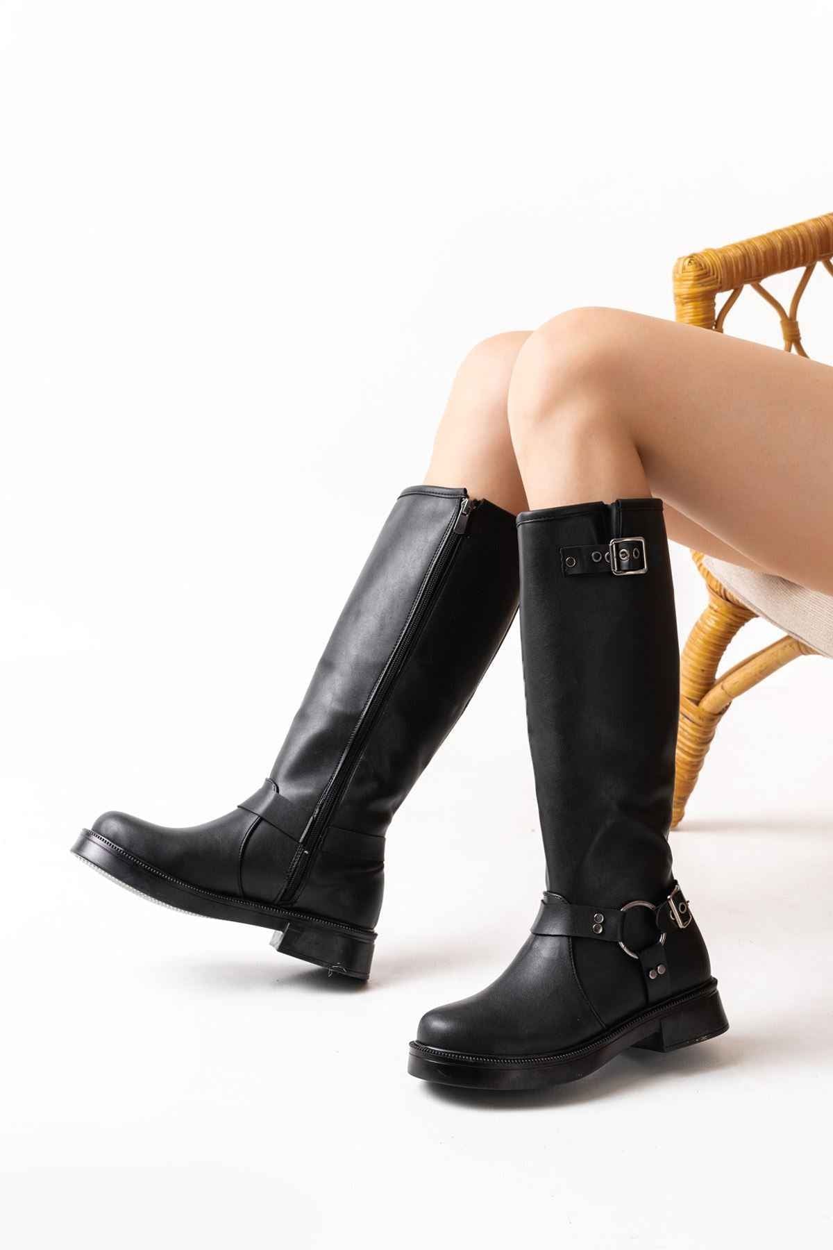 Ayakkabı Aşkı 02-312 Siyah Toka Aksesuarlı Fermuarlı Günlük Kadın Çizme
