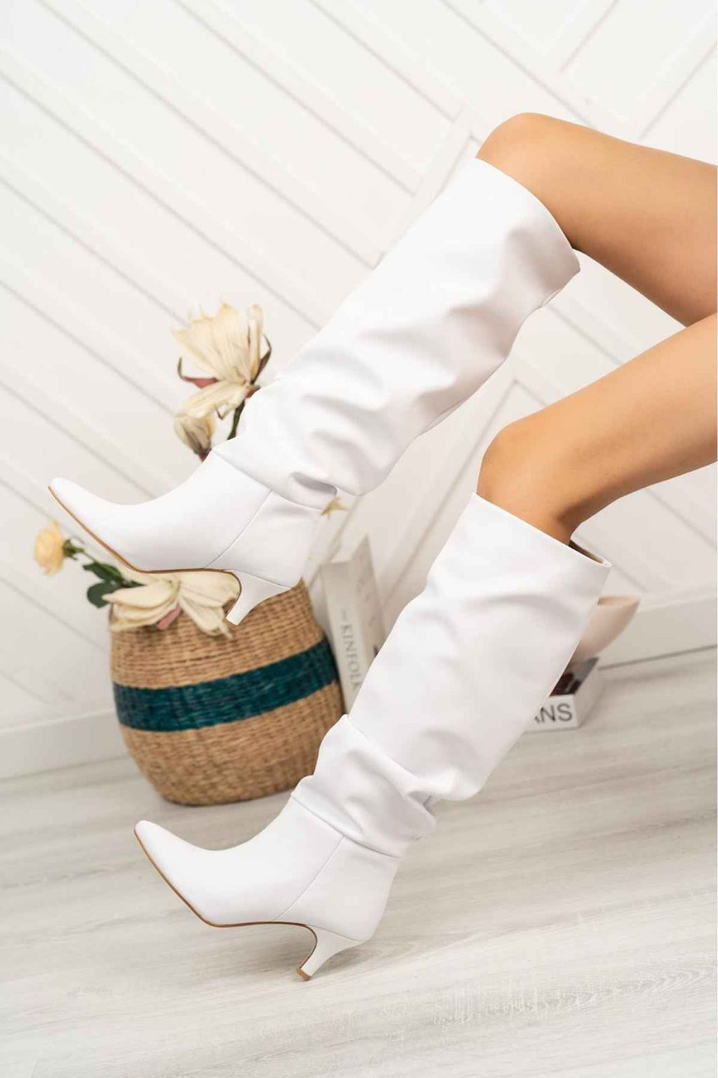 Ayakkabı Aşkı Sr-2001 Beyaz Körüklü Ince Topuklu Günlük Bayan Çizme