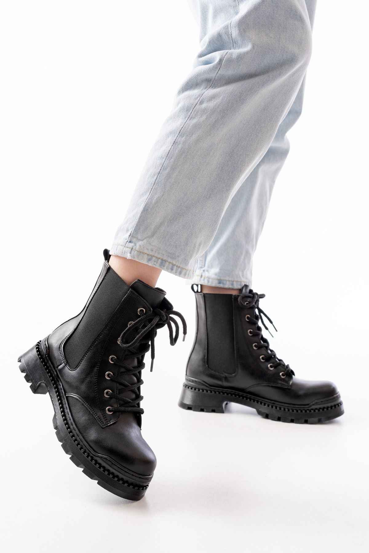 Ayakkabı Aşkı 2051-298 Siyah Cilt Düz Topuklu Bağcıklı Lastikli Günlük Kadın Bot