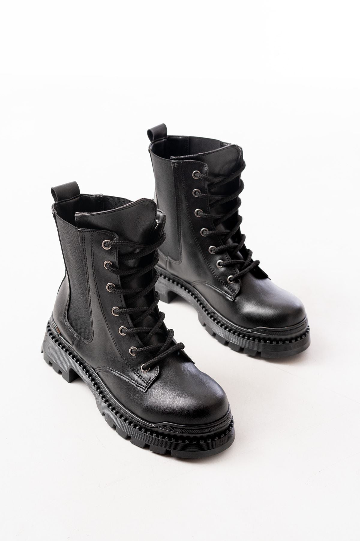 Ayakkabı Aşkı Siyah Cilt Düz Topuklu Bağcıklı Lastikli Günlük Kadın Bot