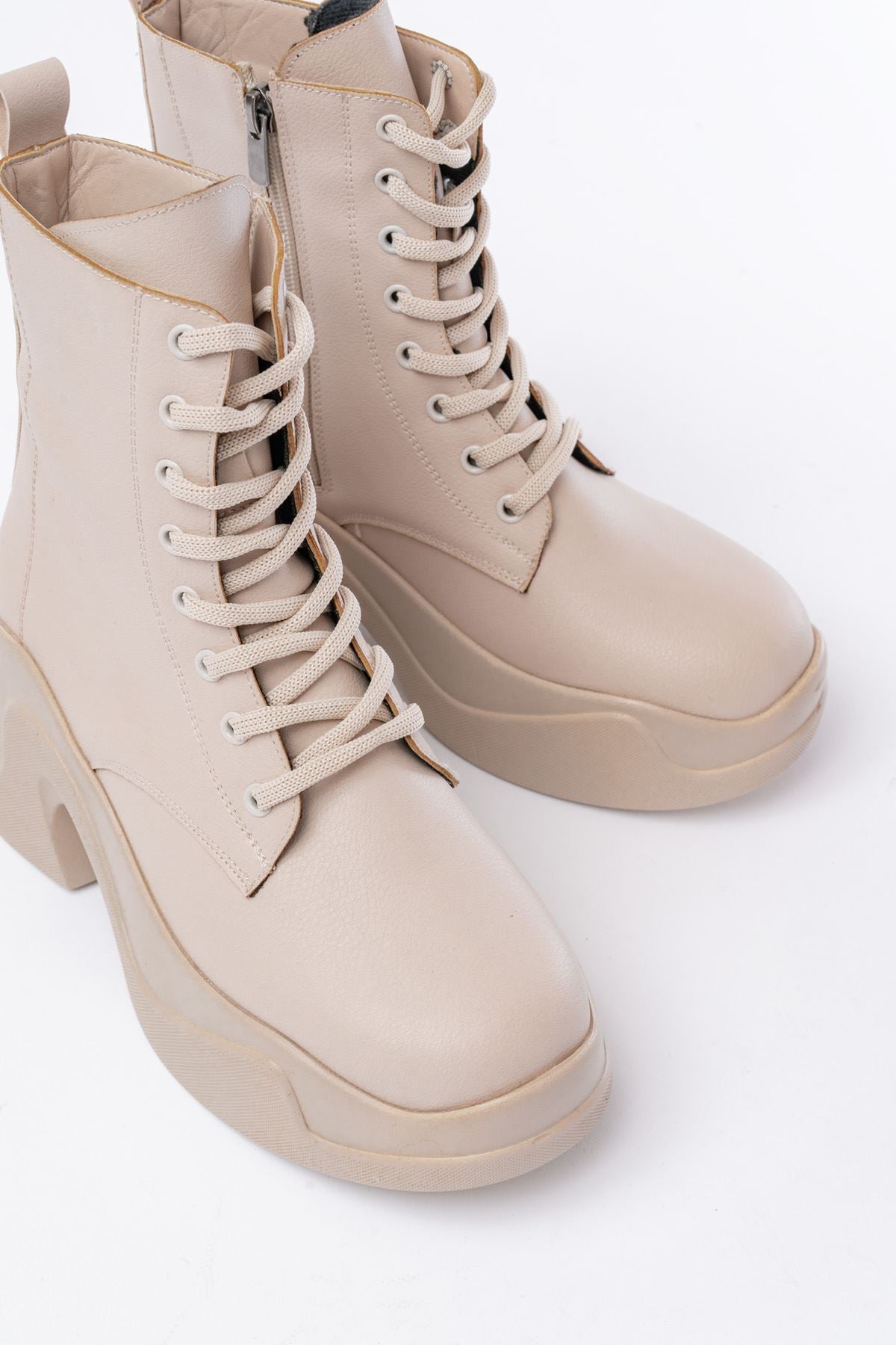 Ayakkabı Aşkı Bej Yüksek Tabanlı Bağcıklı Fermuarlı Günlük Kadın Bot