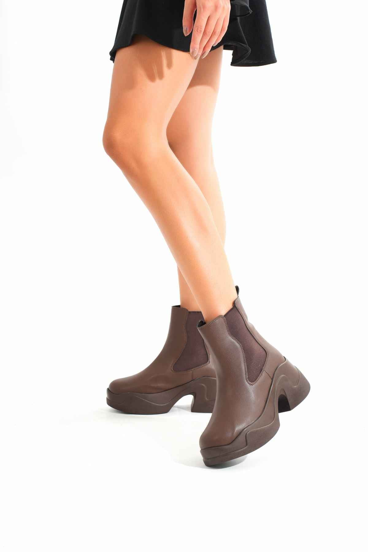 Ayakkabı Aşkı Fz-2400 Kahverengi Yüksek Tabanlı Lastikli Günlük Kadın Bot
