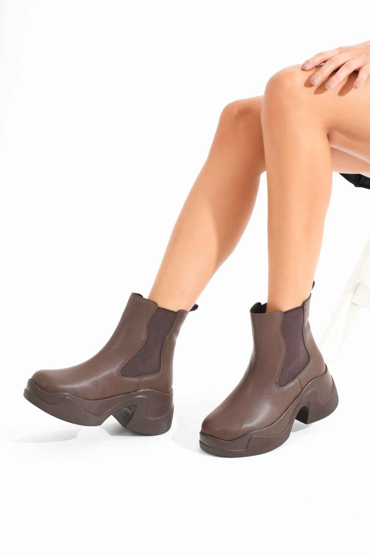 Ayakkabı Aşkı Fz-2400 Kahverengi Yüksek Tabanlı Lastikli Günlük Kadın Bot