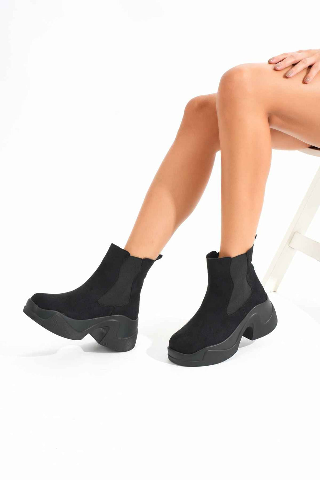 Ayakkabı Aşkı Fz-2400 Siyah Süet Yüksek Tabanlı Lastikli Günlük Kadın Bot