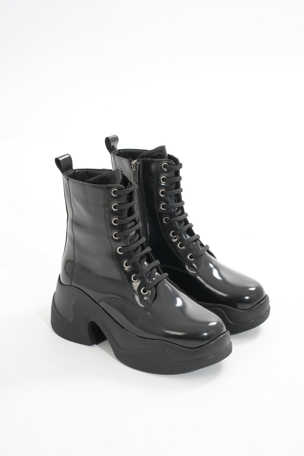 Ayakkabı Aşkı Siyah Rugan Yüksek Tabanlı Bağcıklı Fermuarlı Günlük Kadın Bot