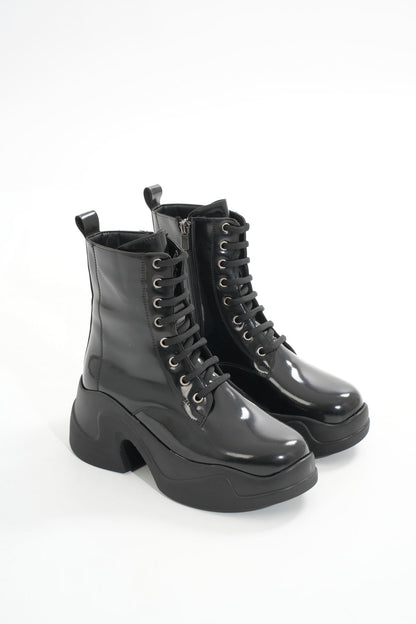 Ayakkabı Aşkı Siyah Rugan Yüksek Tabanlı Bağcıklı Fermuarlı Günlük Kadın Bot