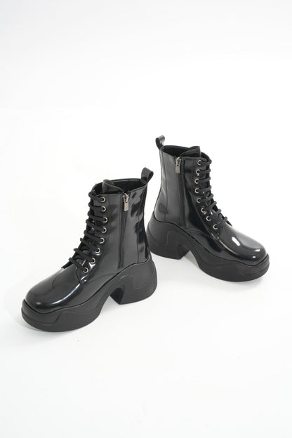 Ayakkabı Aşkı Siyah Rugan Yüksek Tabanlı Bağcıklı Fermuarlı Günlük Kadın Bot