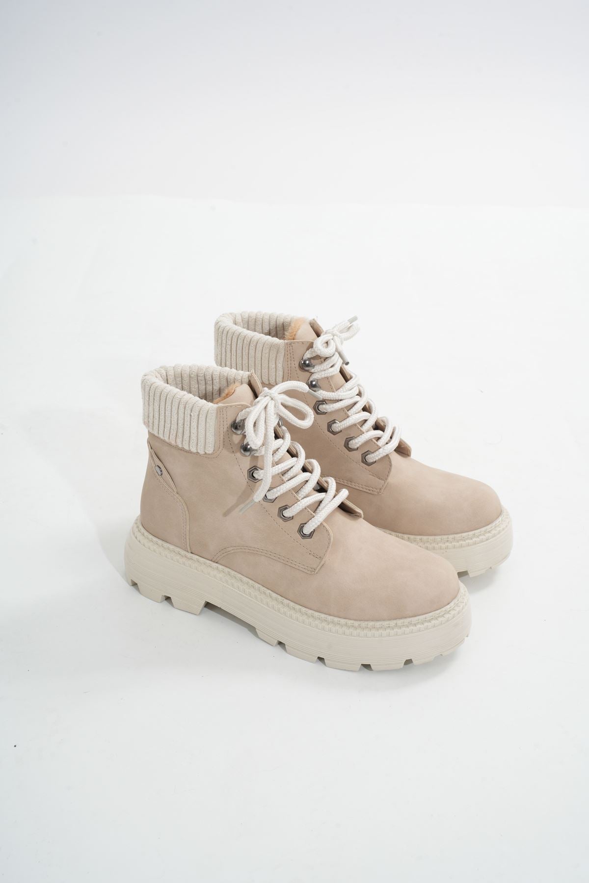 Ayakkabı Aşkı LMÇ-2045 Bej Süet Bağcıklı Kalın Taban Kadın Günlük Bot