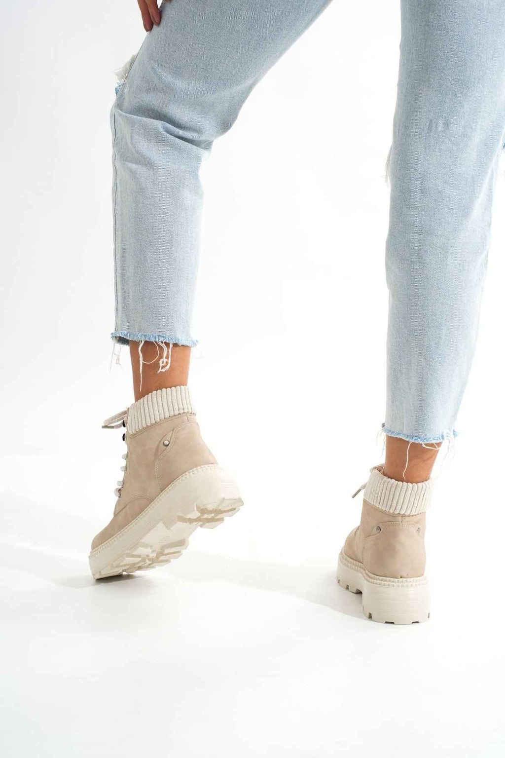 Ayakkabı Aşkı Lmç-2045 Bej Süet Bağcıklı Kalın Taban Kadın Günlük Bot