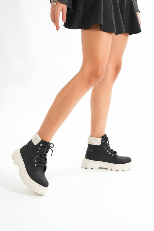 Ayakkabı Aşkı LMÇ-2045 Siyah-Bej Taban Bağcıklı Kalın Taban Kadın Günlük Bot