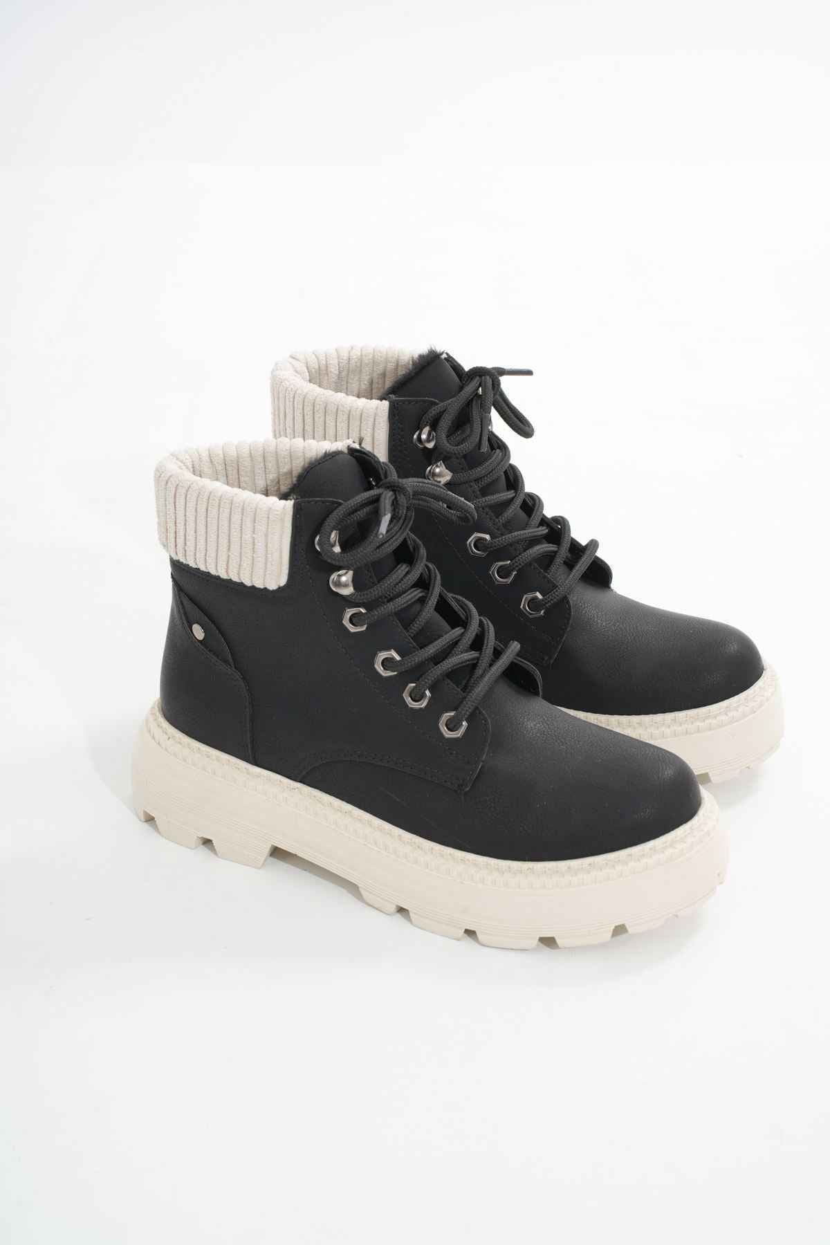 Ayakkabı Aşkı Lmç-2045 Siyah-Bej Taban Bağcıklı Kalın Taban Kadın Günlük Bot