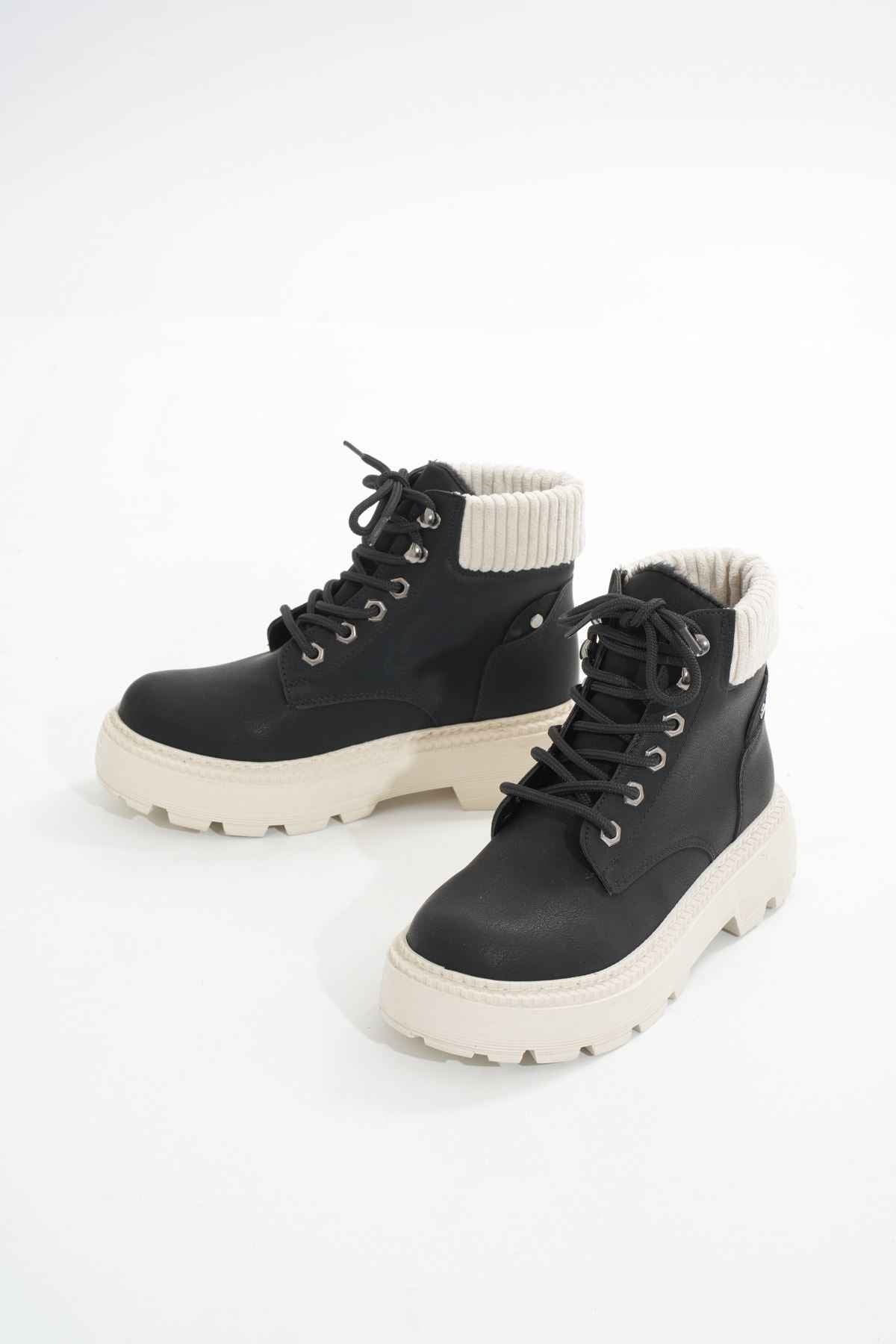 Ayakkabı Aşkı Lmç-2045 Siyah-Bej Taban Bağcıklı Kalın Taban Kadın Günlük Bot