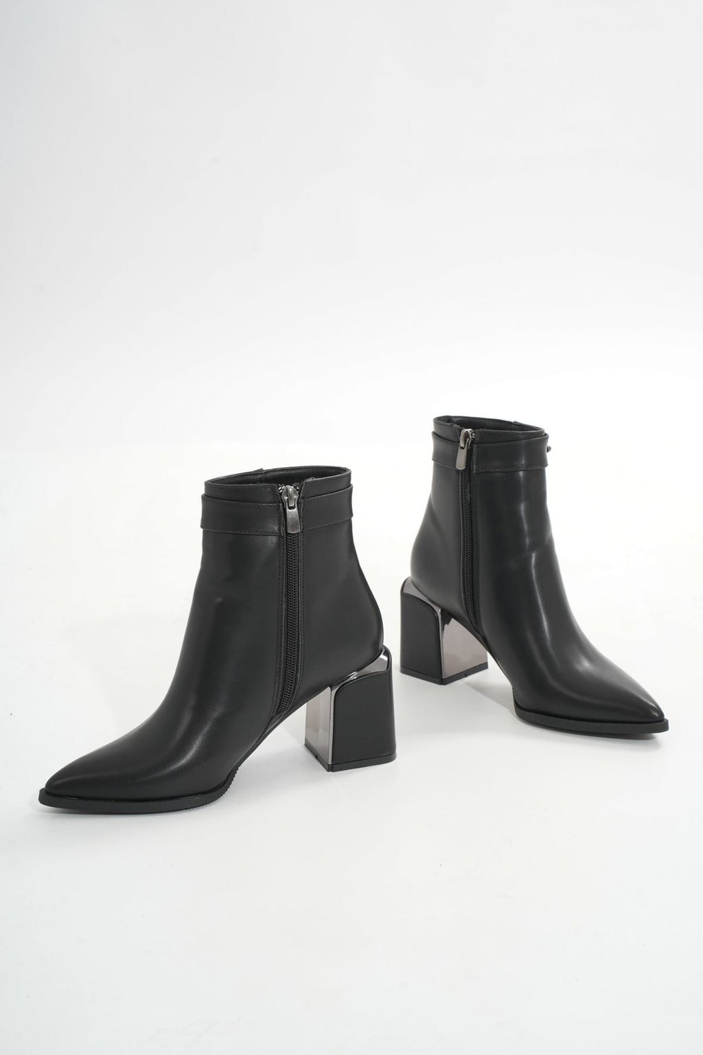 Ayakkabı Aşkı Siyah Fermuarlı Topuklu Kadın Günlük Bot