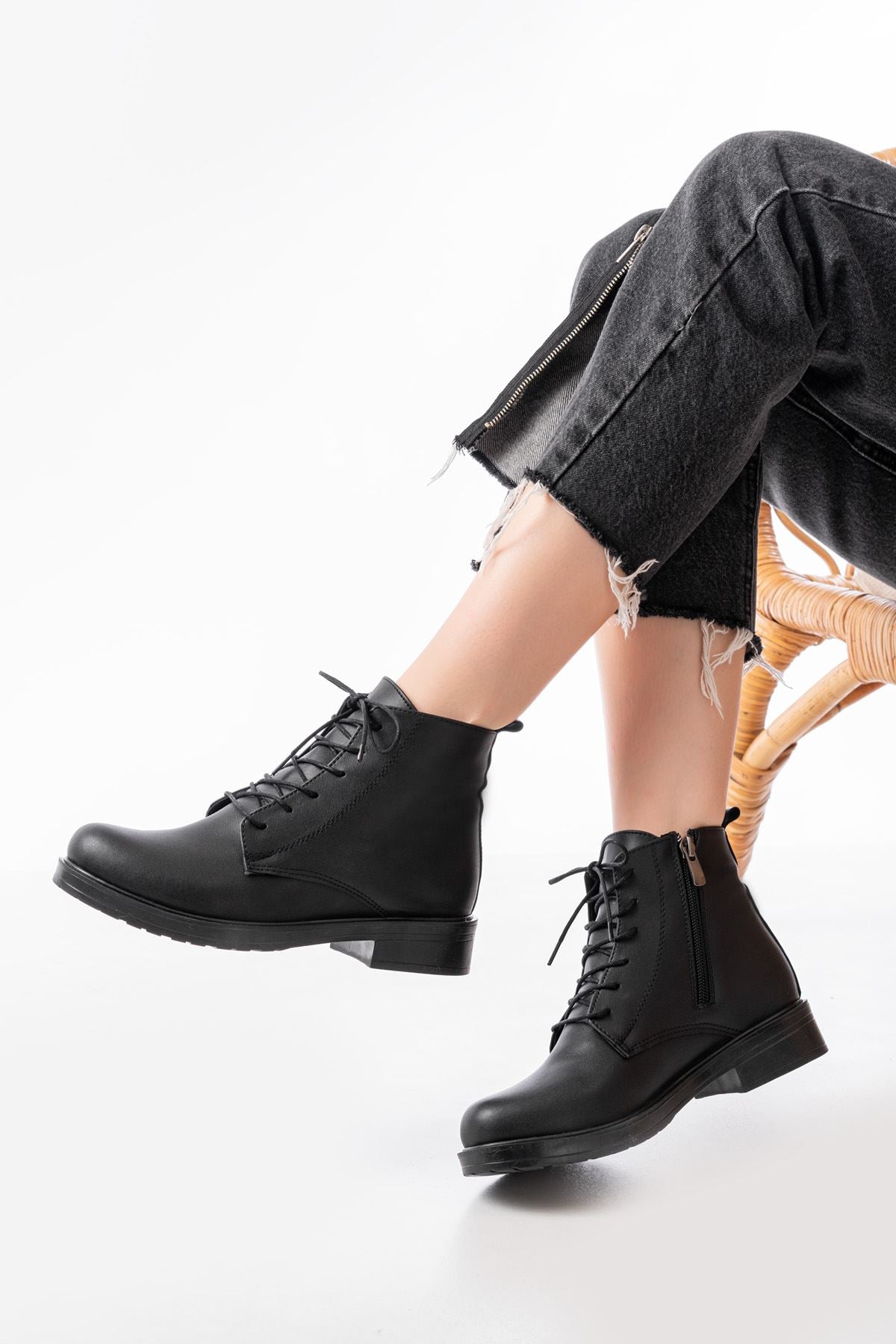165-225 Siyah Bağcıklı Fermuarlı Günlük Kadın Bot - Siyah