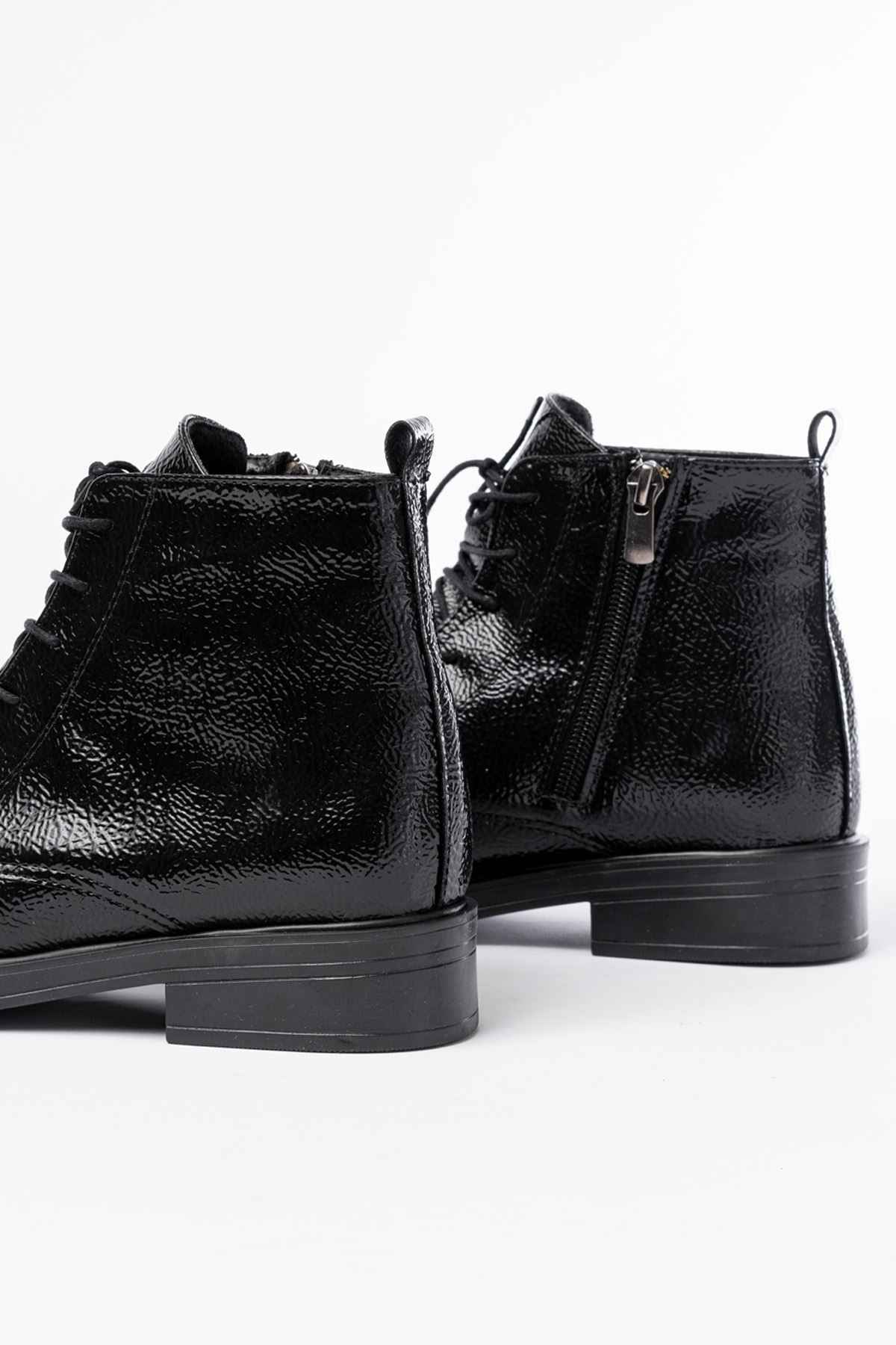 Ayakkabı Aşkı 165-225 Siyah Rugan Bağcıklı Fermuarlı Günlük Kadın Bot