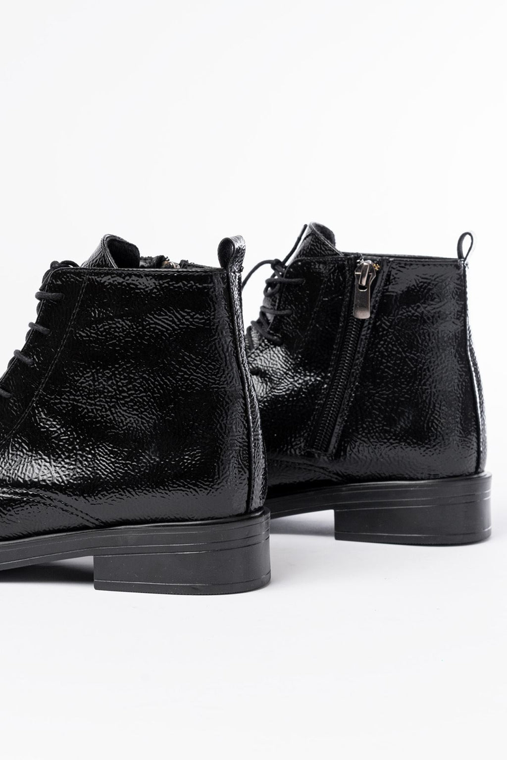 Ayakkabı Aşkı Siyah Rugan Bağcıklı Fermuarlı Günlük Kadın Bot